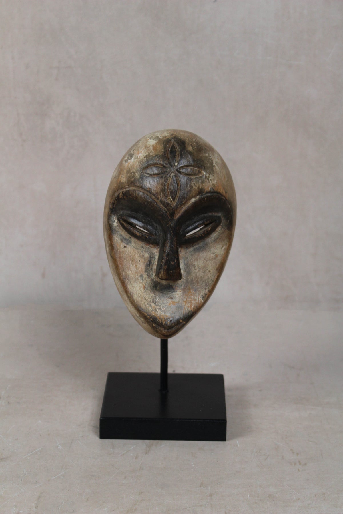 Hand Carved Fang African mask small - 204.3