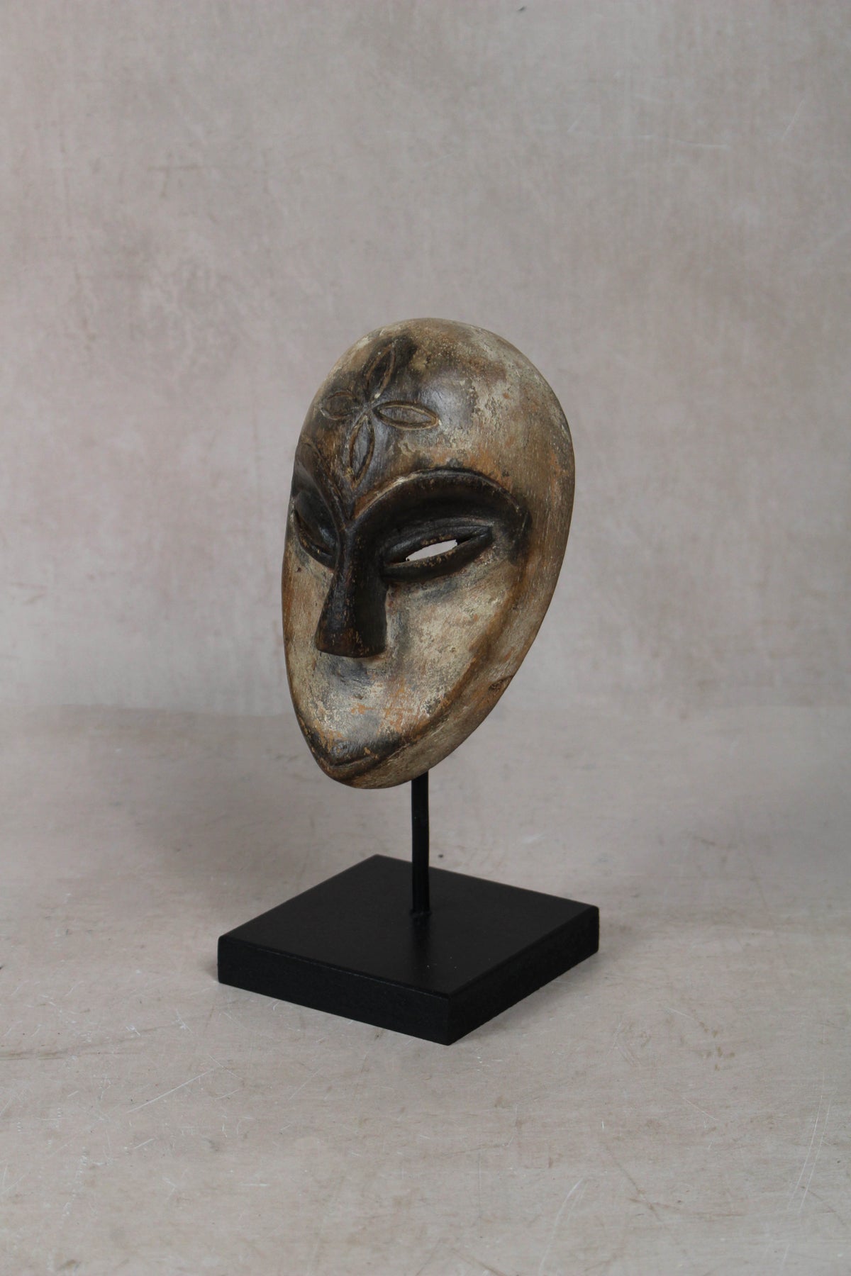 Hand Carved Fang African mask small - 204.3