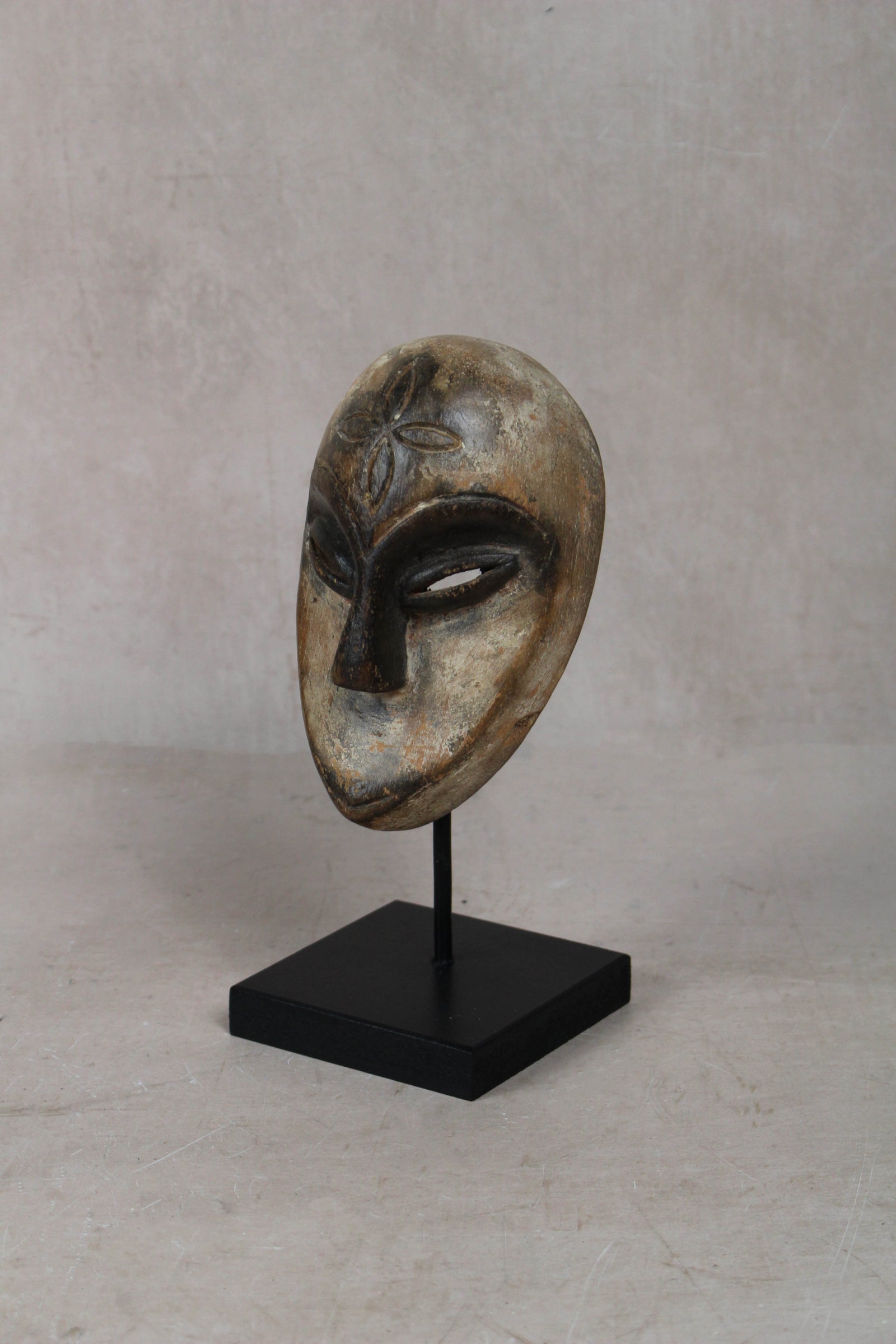 Hand Carved Fang African mask small - 204.3