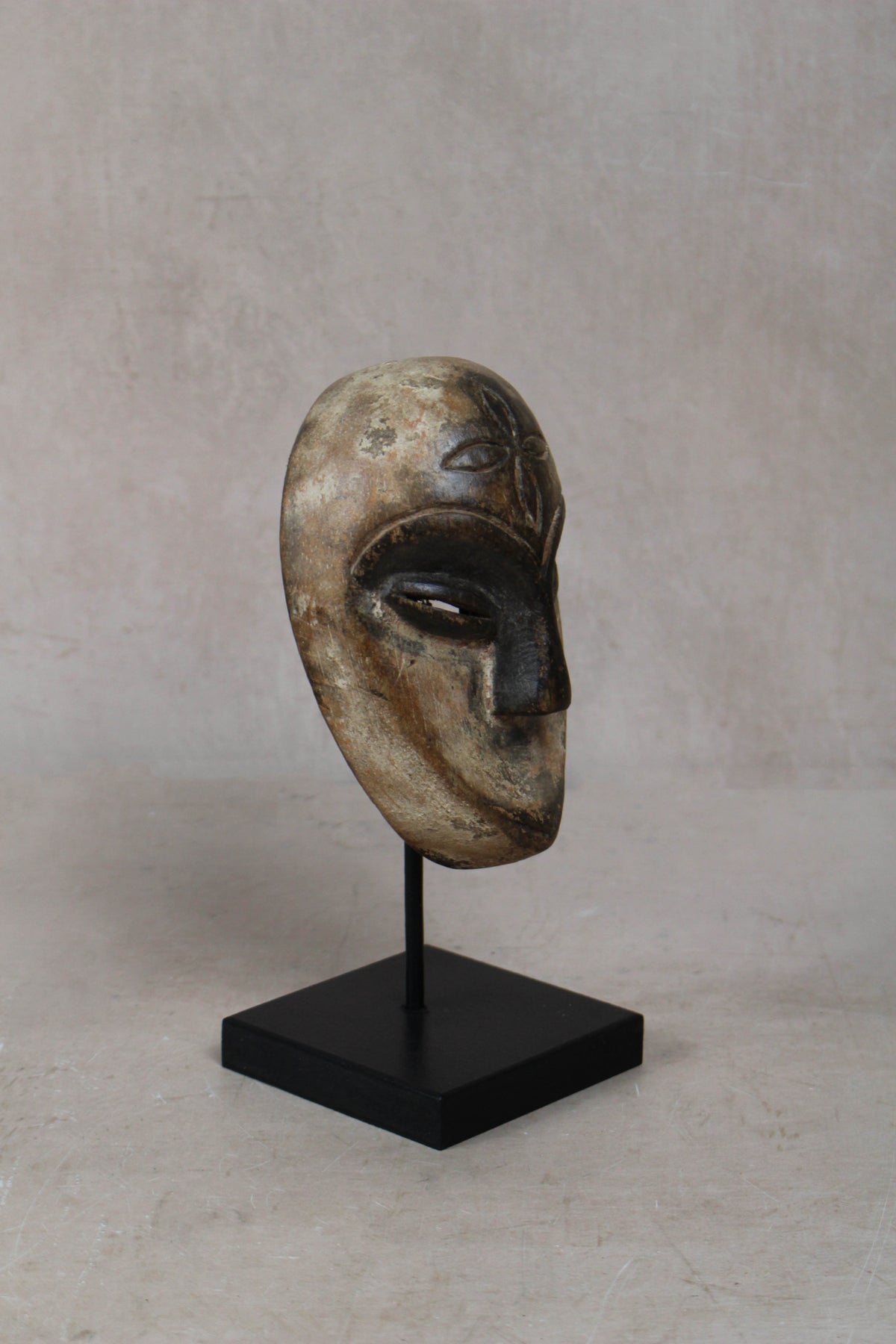 Hand Carved Fang African mask small - 204.3