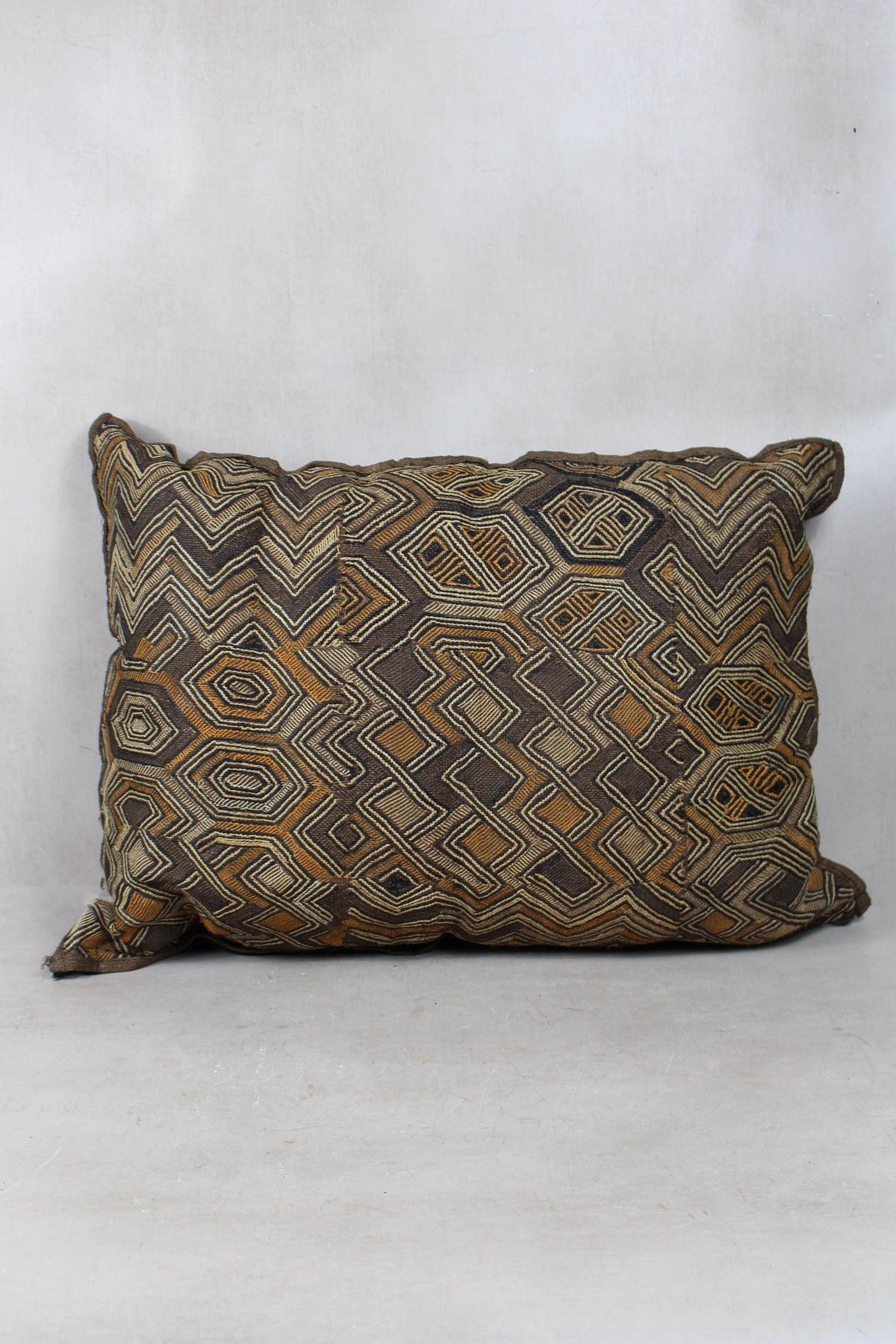 Vintage Showa Cloth Cushion - 25.12