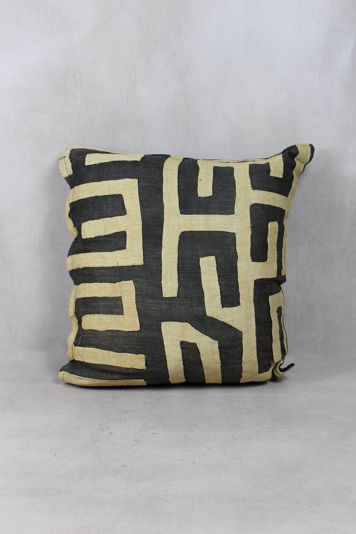 Vintage Kuba raffia cloth cushion cover from DR Congo, 45×40cm