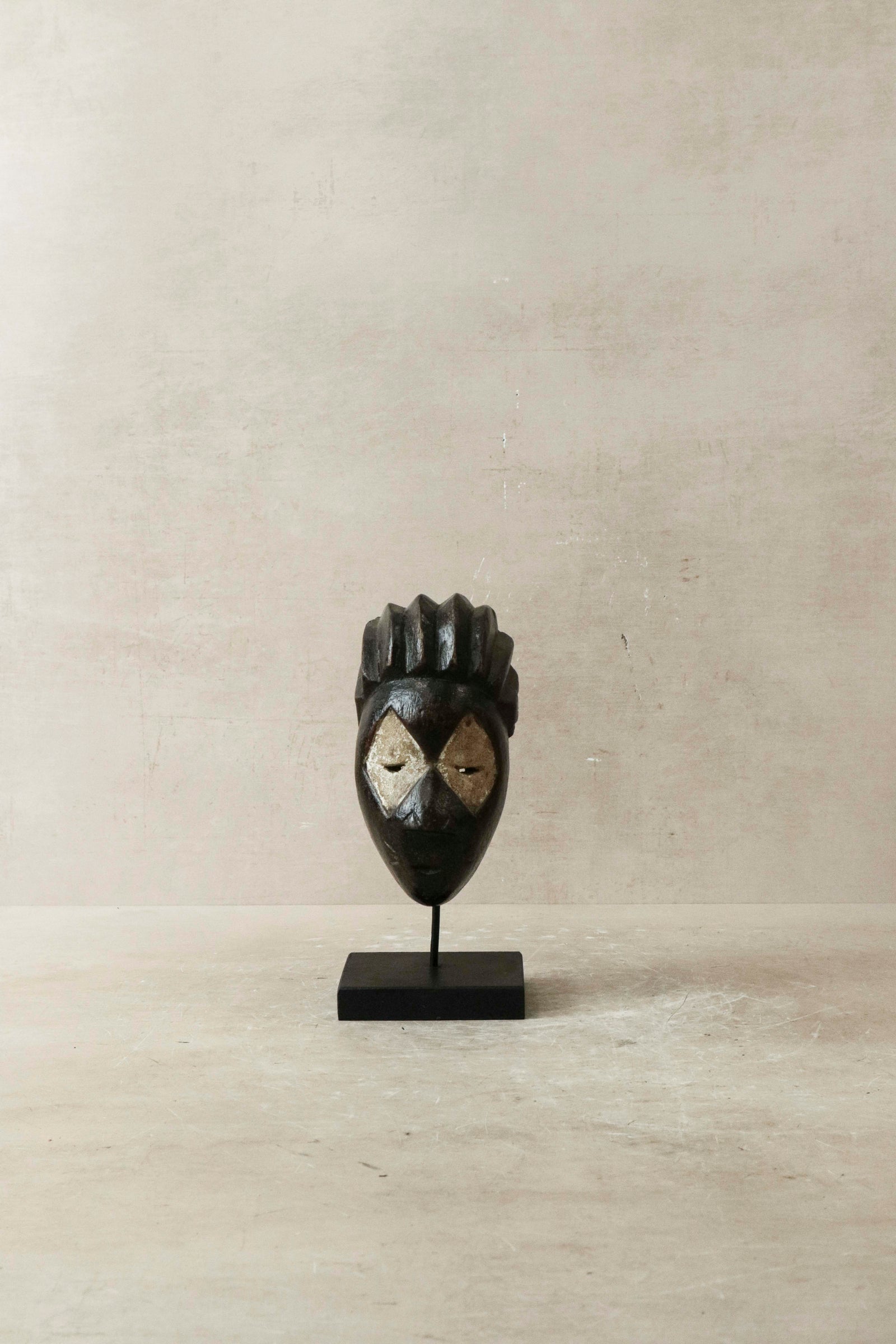 Hand carved African mask small - 60.11