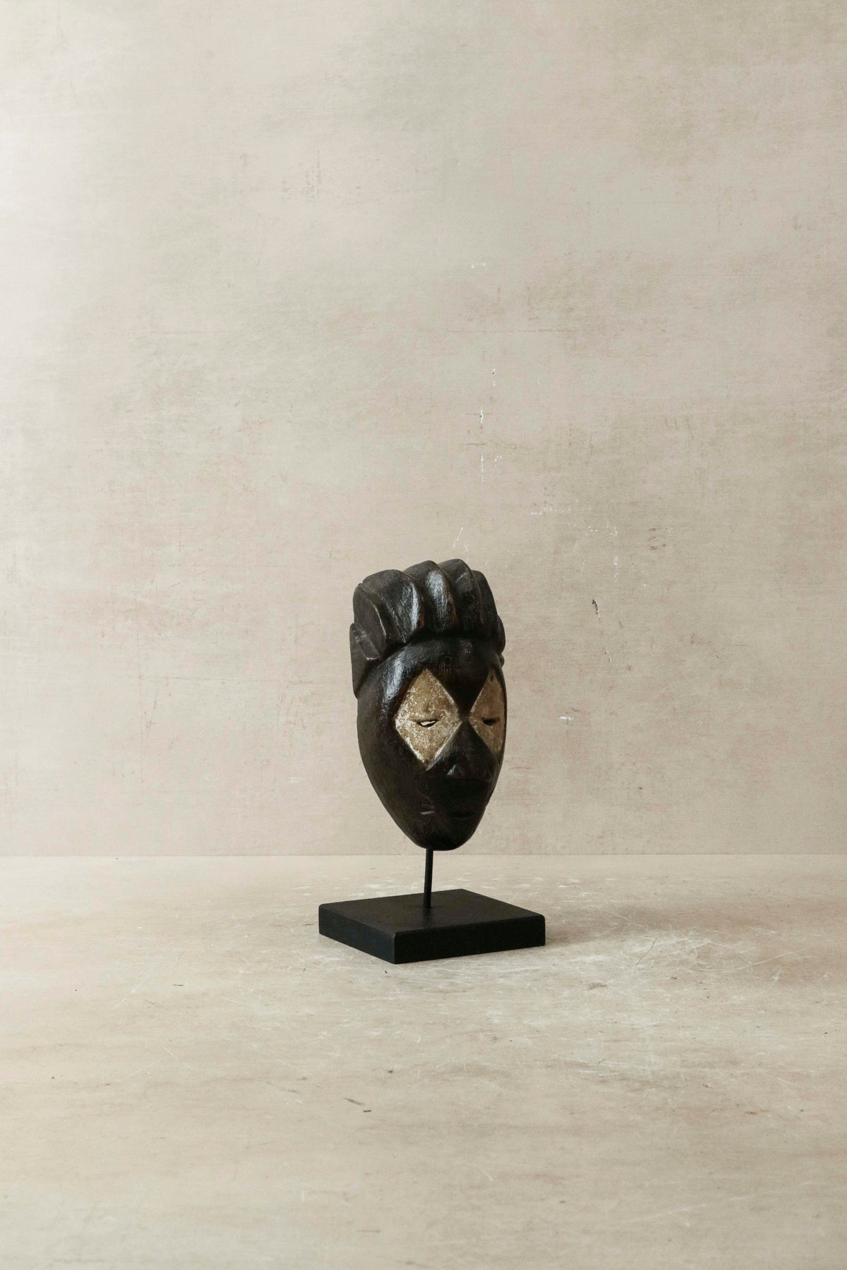 Hand carved African mask small - 60.11