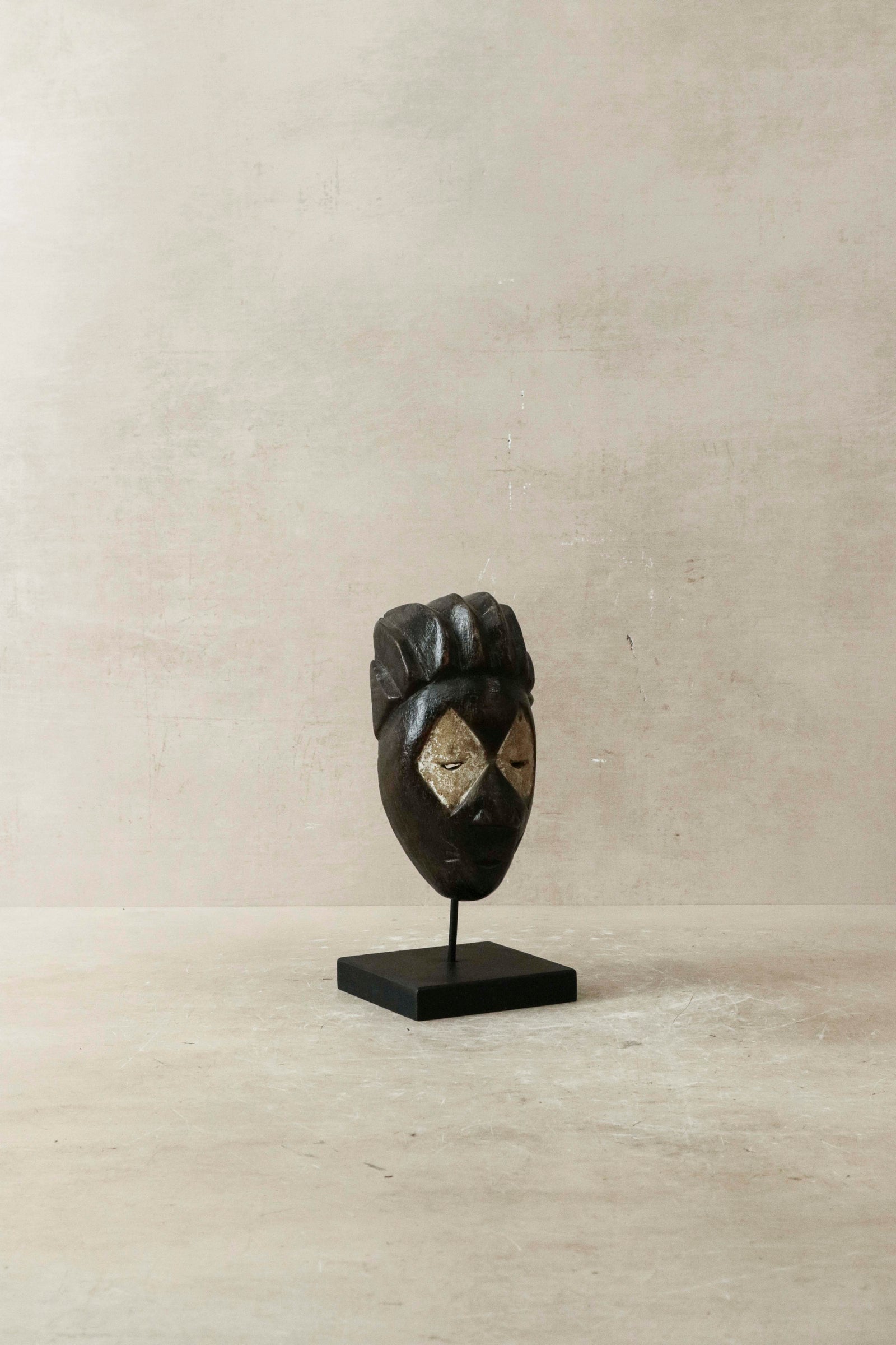 Hand carved African mask small - 60.11