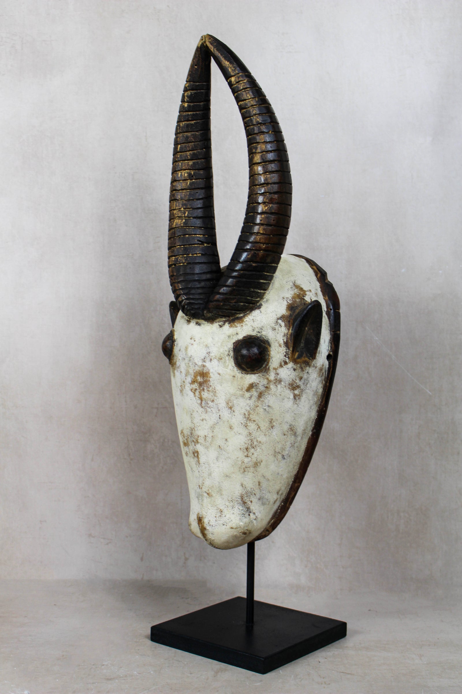 Kwele Ridged-Horn Antelope Mask – Gabon - 110.1