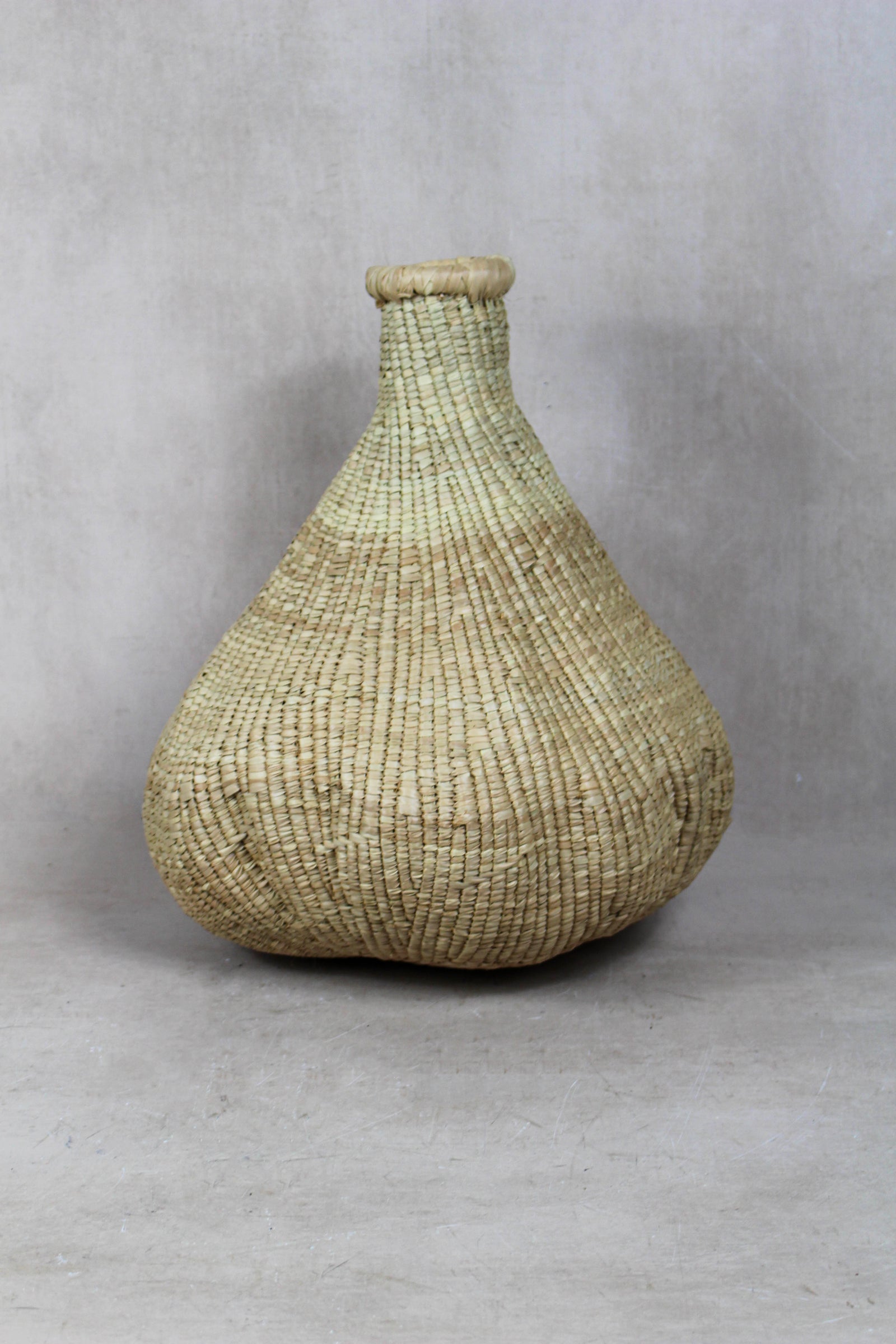 Garlic Gourd woven basket - Zimbabwe - 18.5