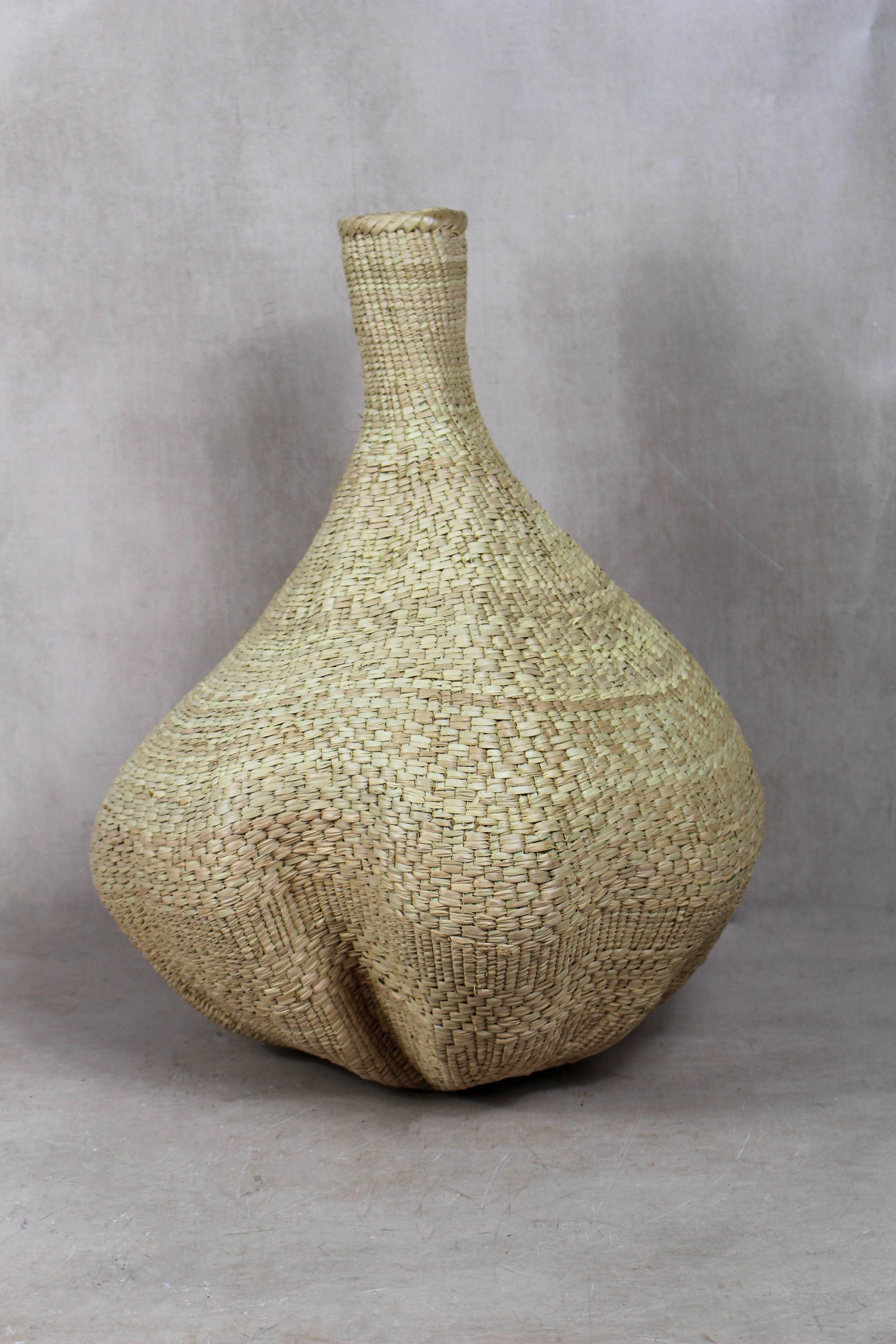 Garlic Gourd woven basket - Zimbabwe - 18.6