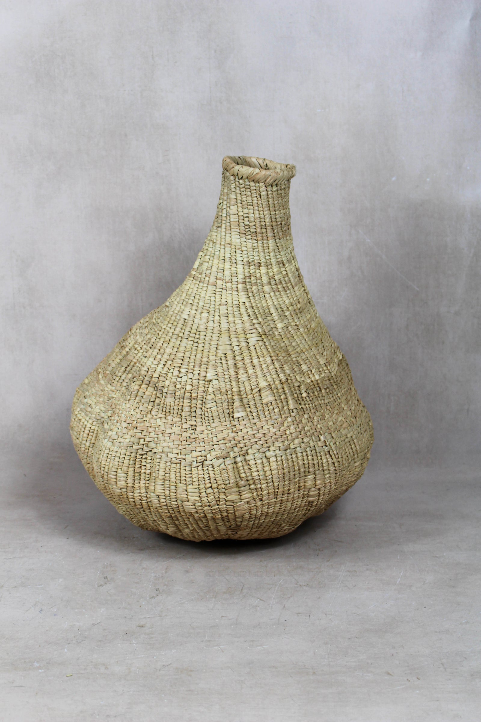 Garlic Gourd woven basket - Zimbabwe - 18.10