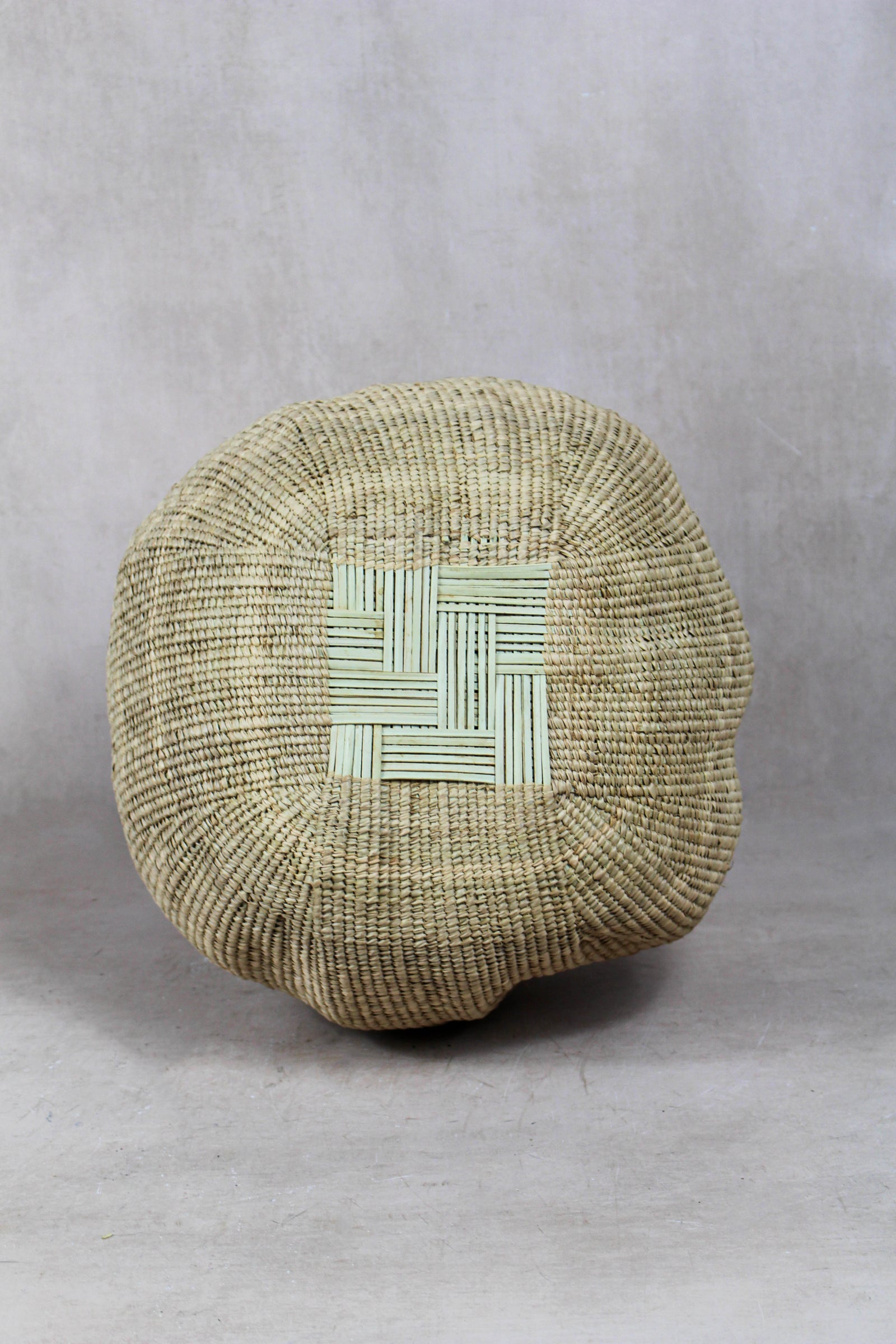 Garlic Gourd woven basket - Zimbabwe - 18.11