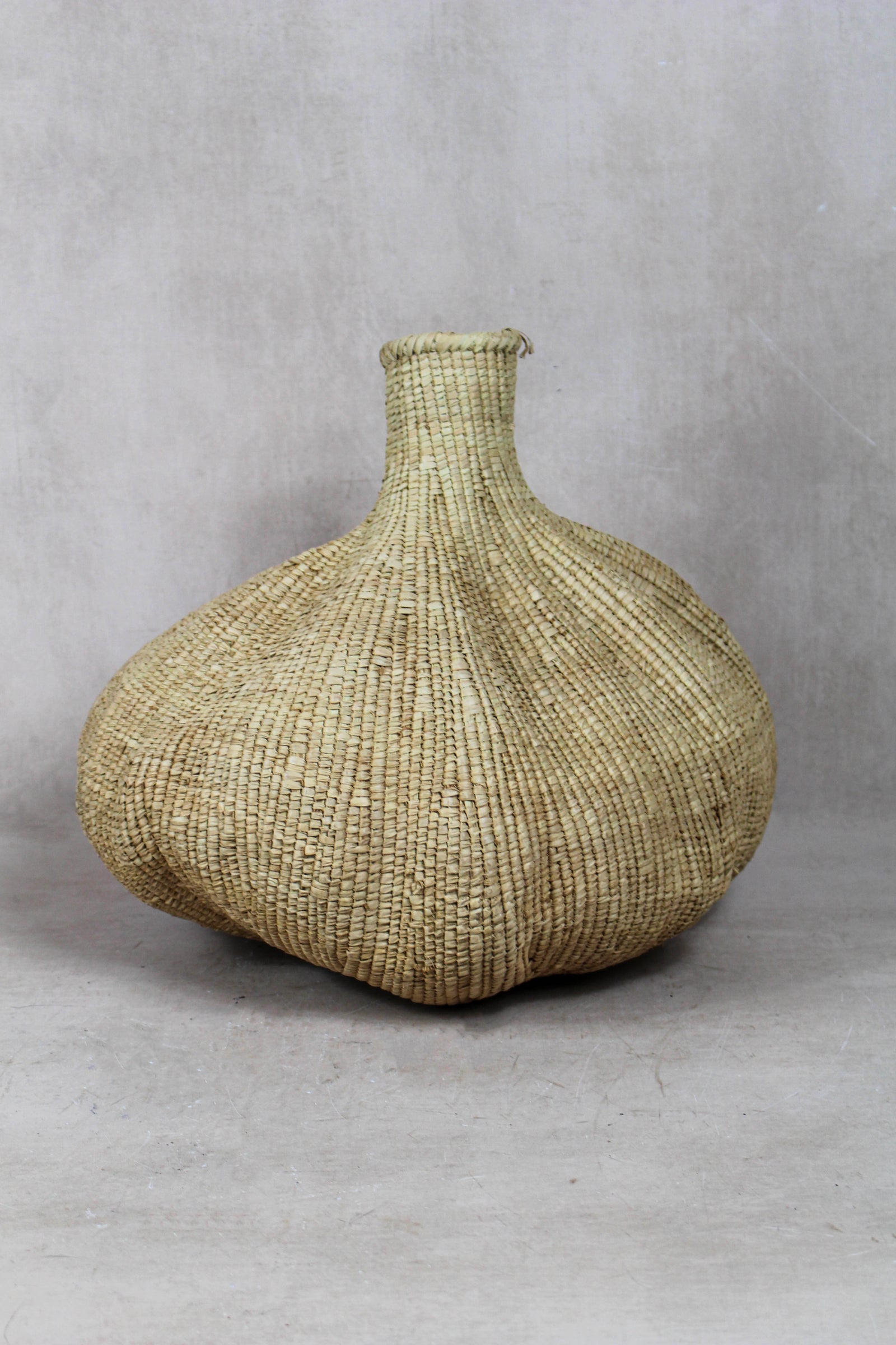 Garlic Gourd woven basket - Zimbabwe - 18.12