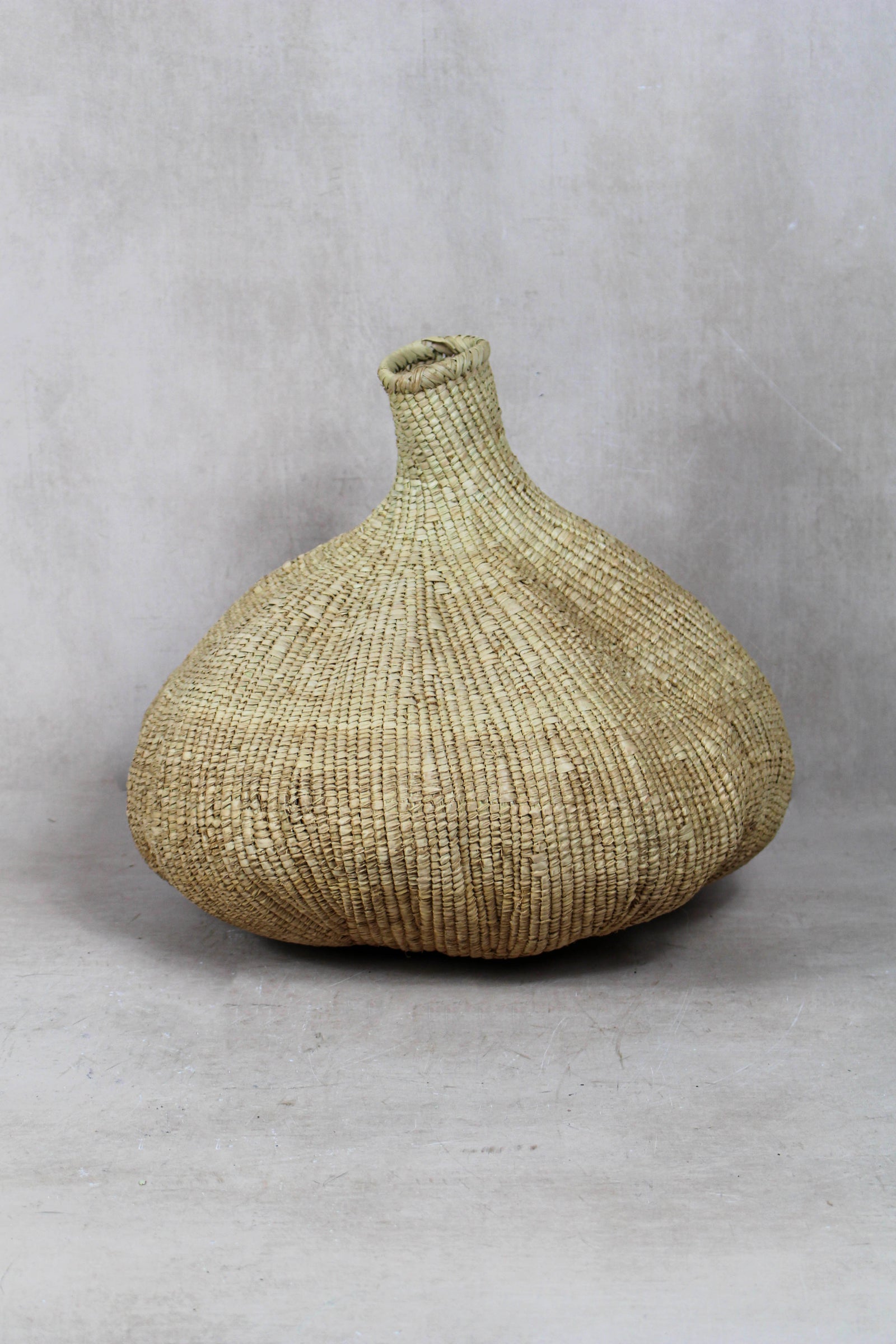 Garlic Gourd woven basket - Zimbabwe - 18.12