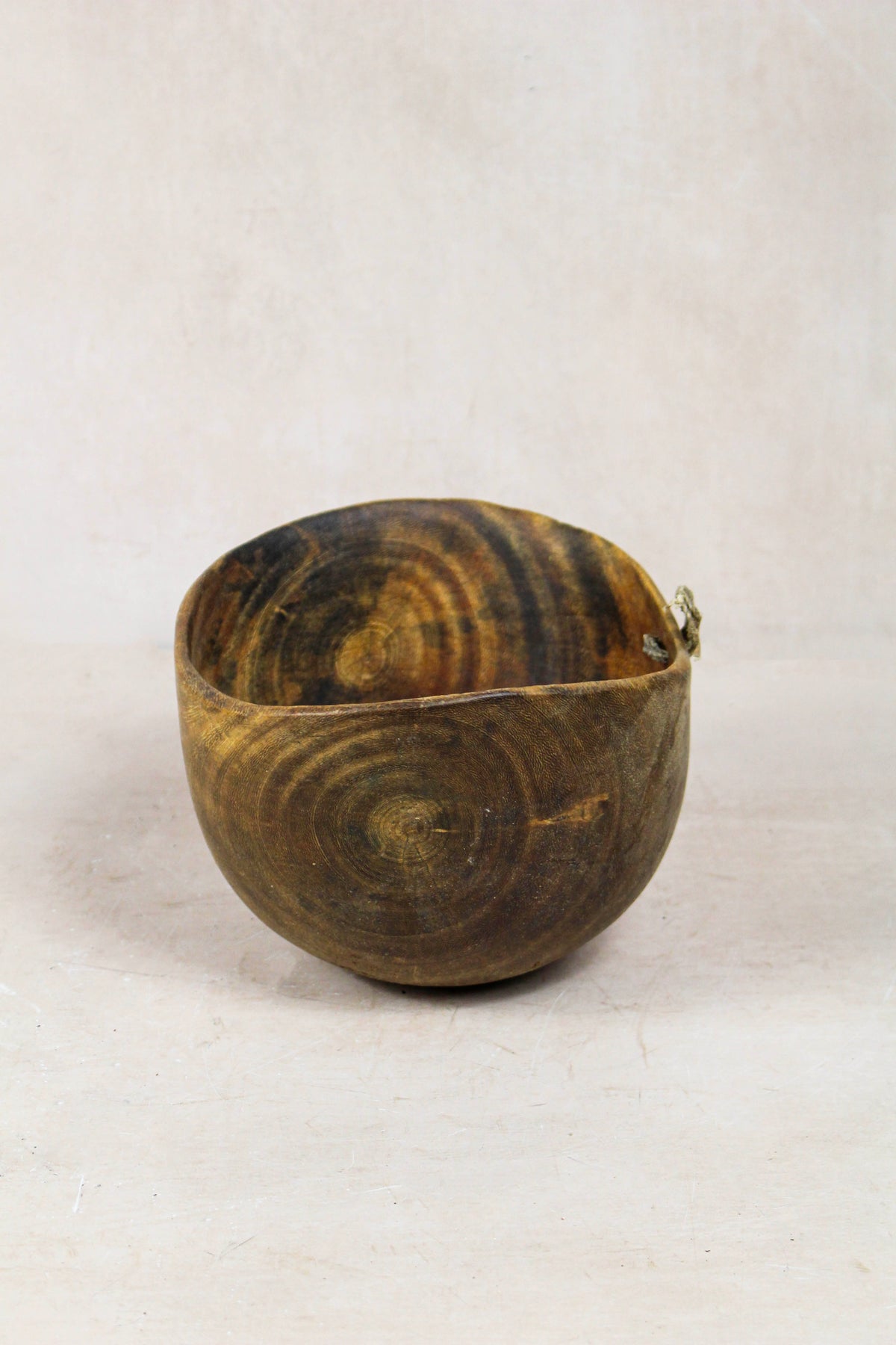 Turkana wooden bowl — detail of the carved interior