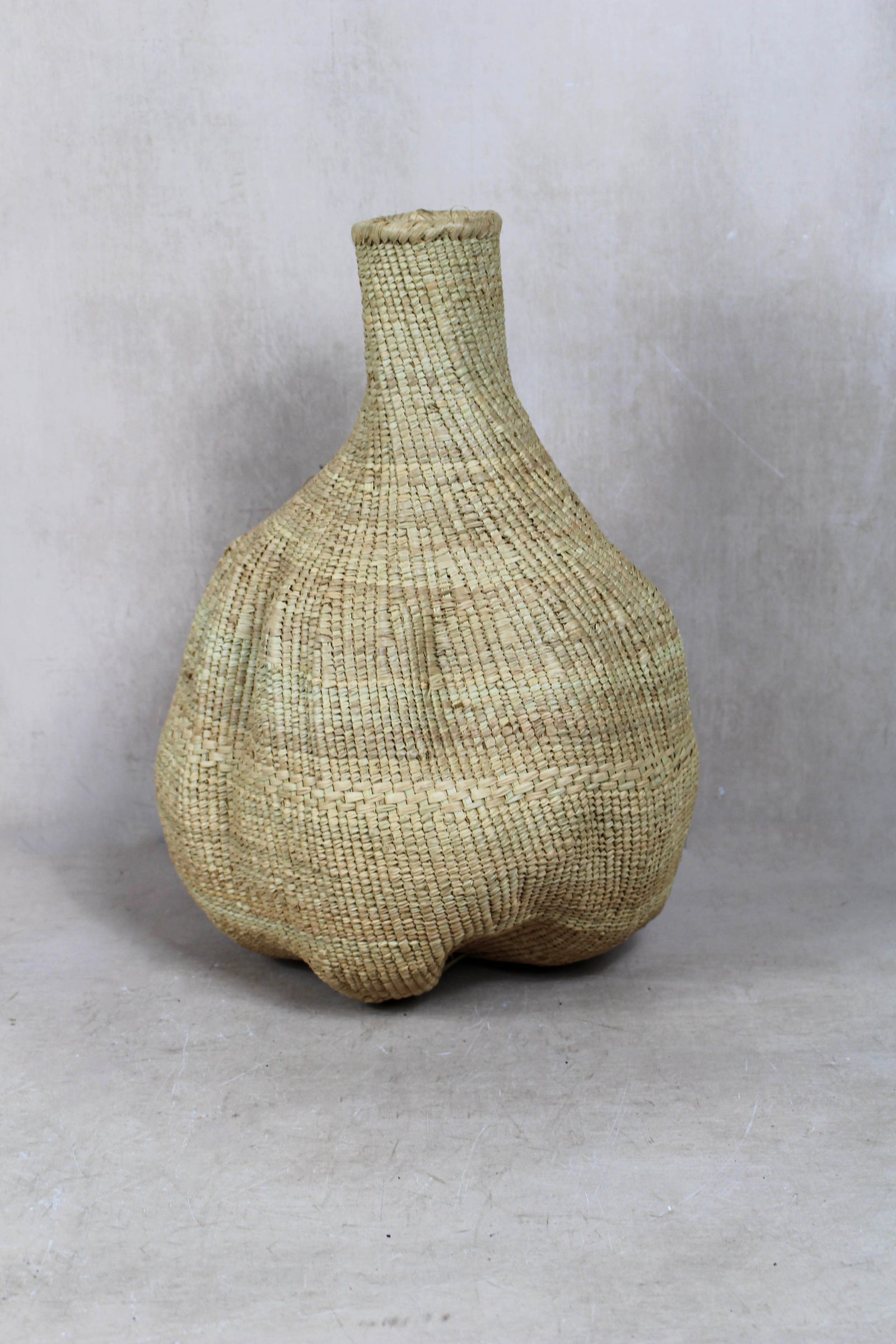Garlic Gourd woven basket - Zimbabwe - 18.13