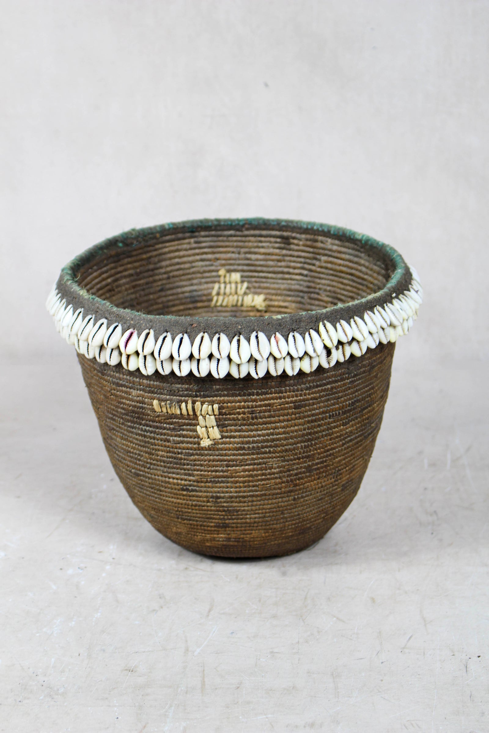 Vintage Tutsi Basket - Rwanda - with Cowrie shells - 106.10