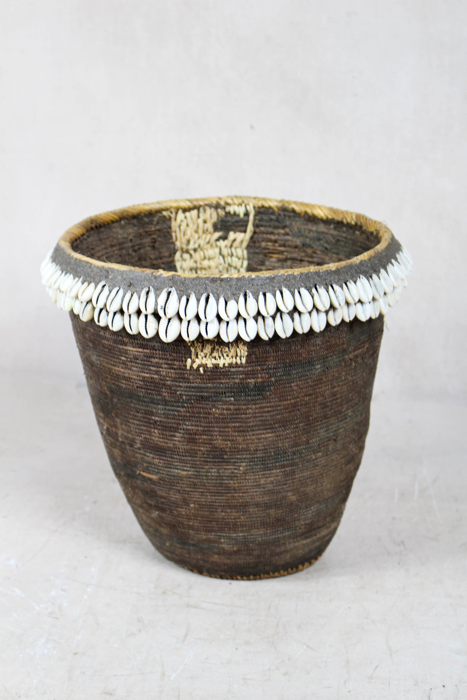 Vintage Tutsi Basket - Rwanda - with Cowrie shells - 106.11