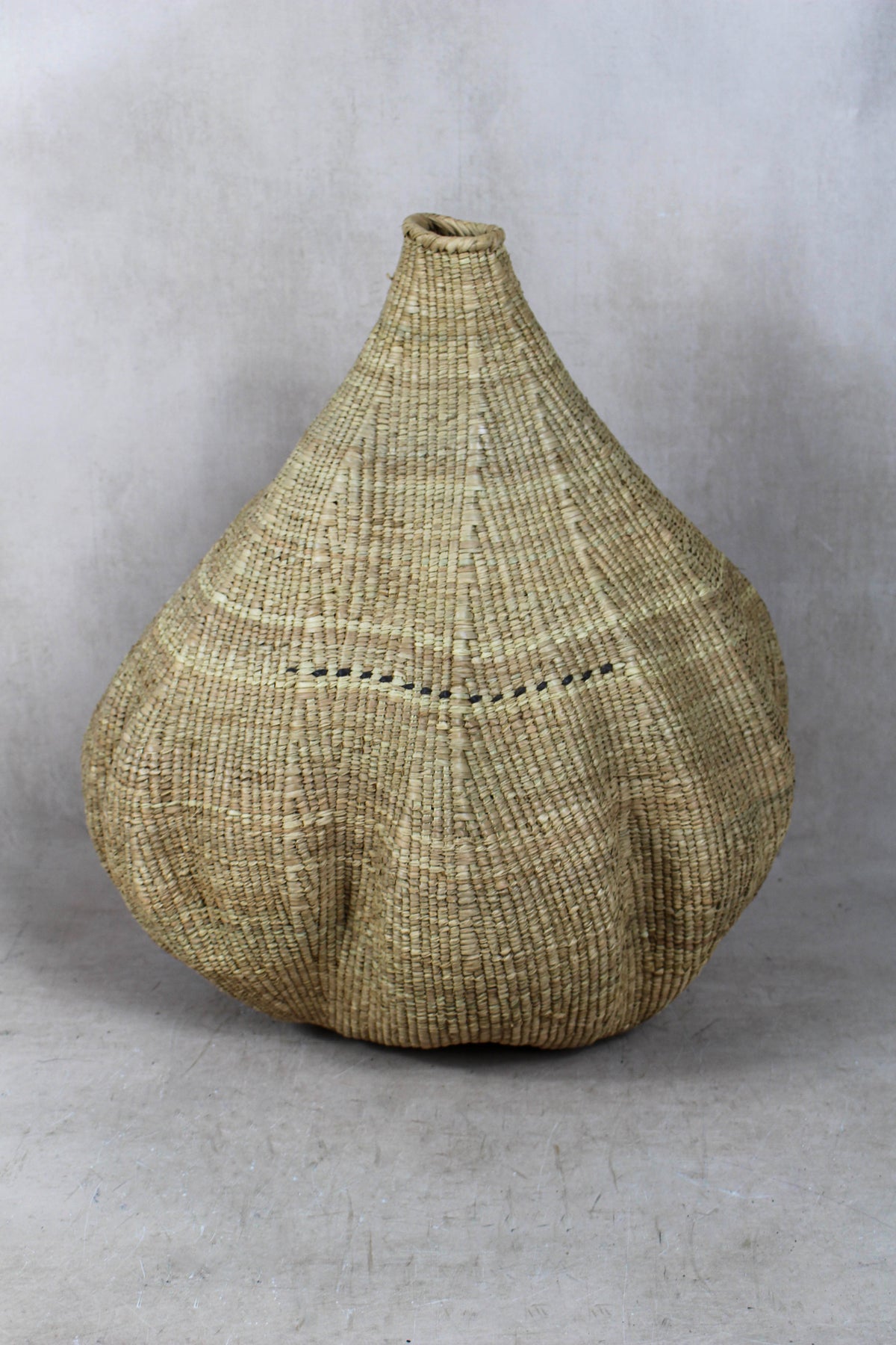 Garlic Gourd woven basket - Zimbabwe - 18.18