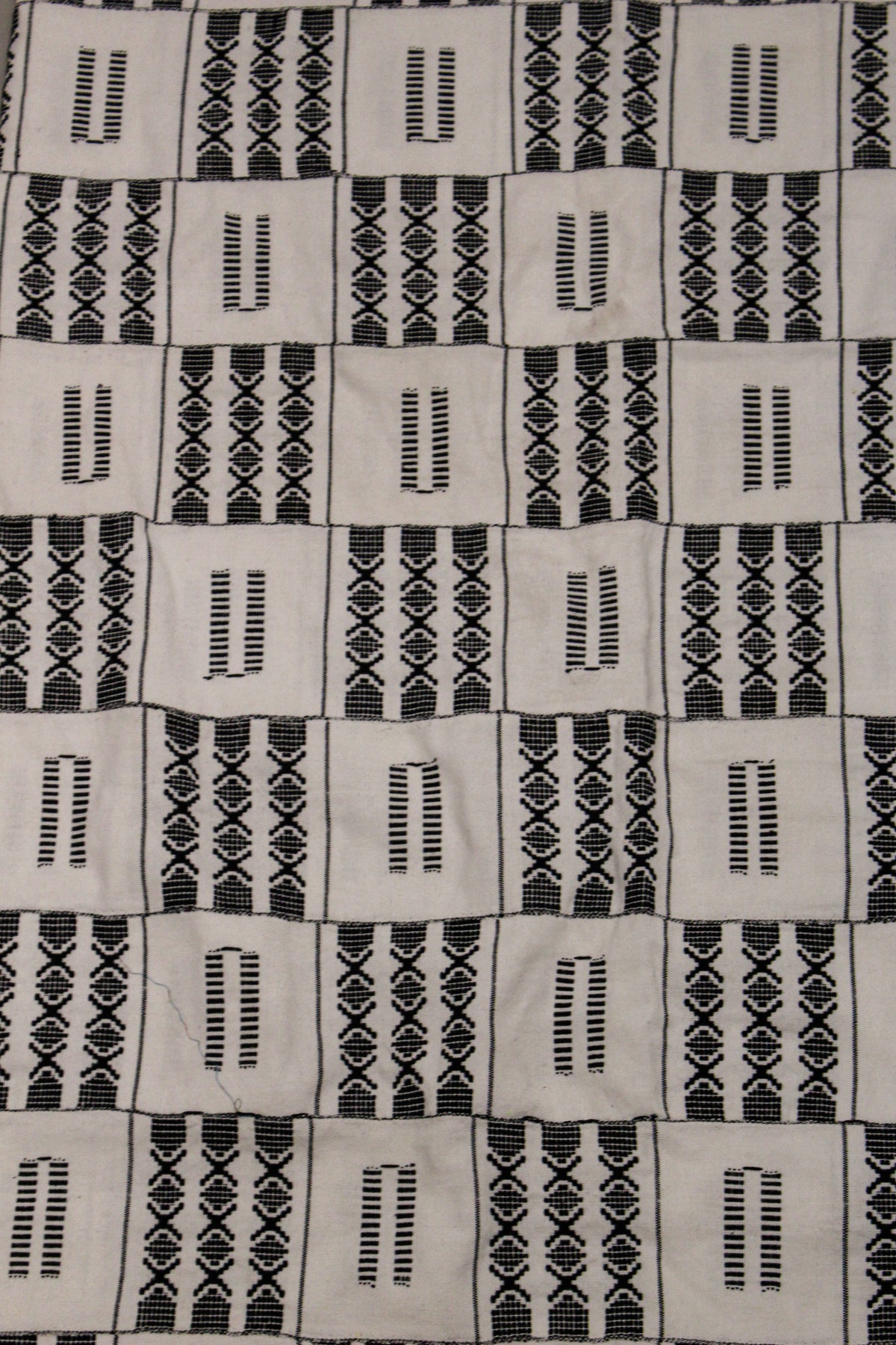 Mossi cloth — another section