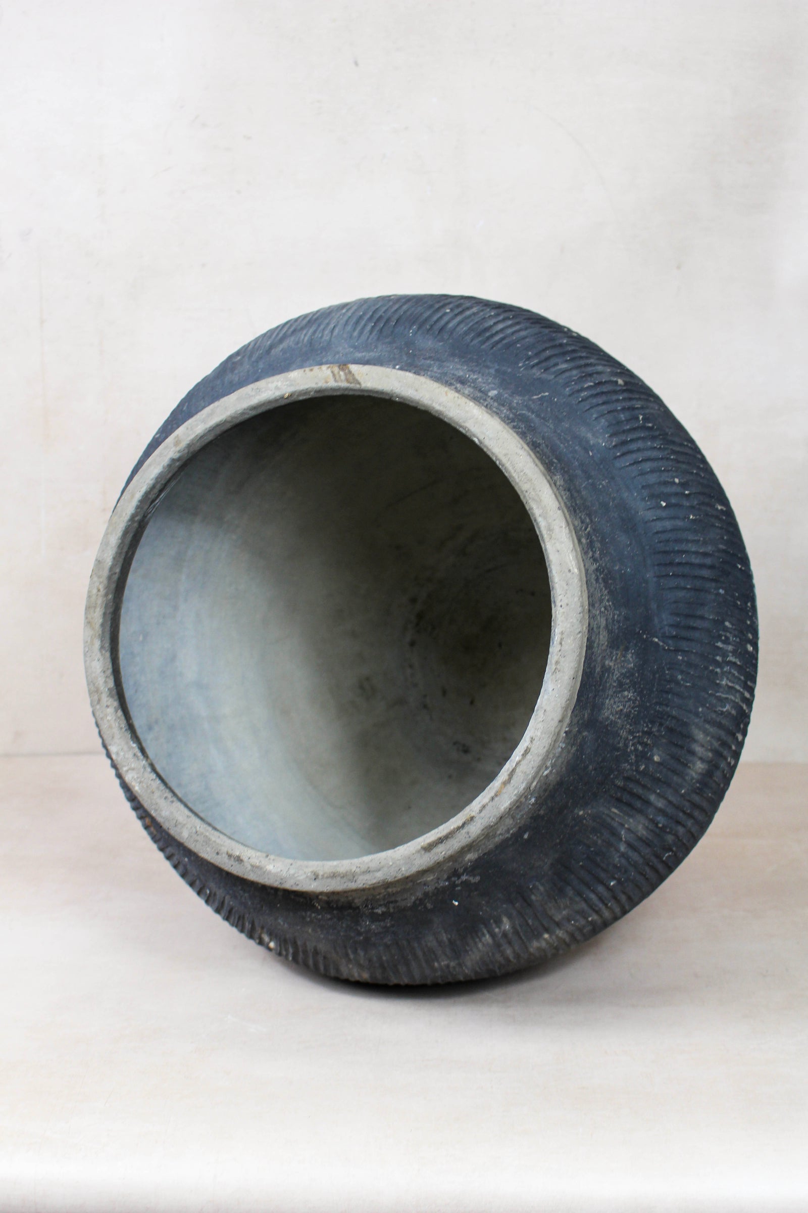 Vintage Textured Grey Pot - VT10