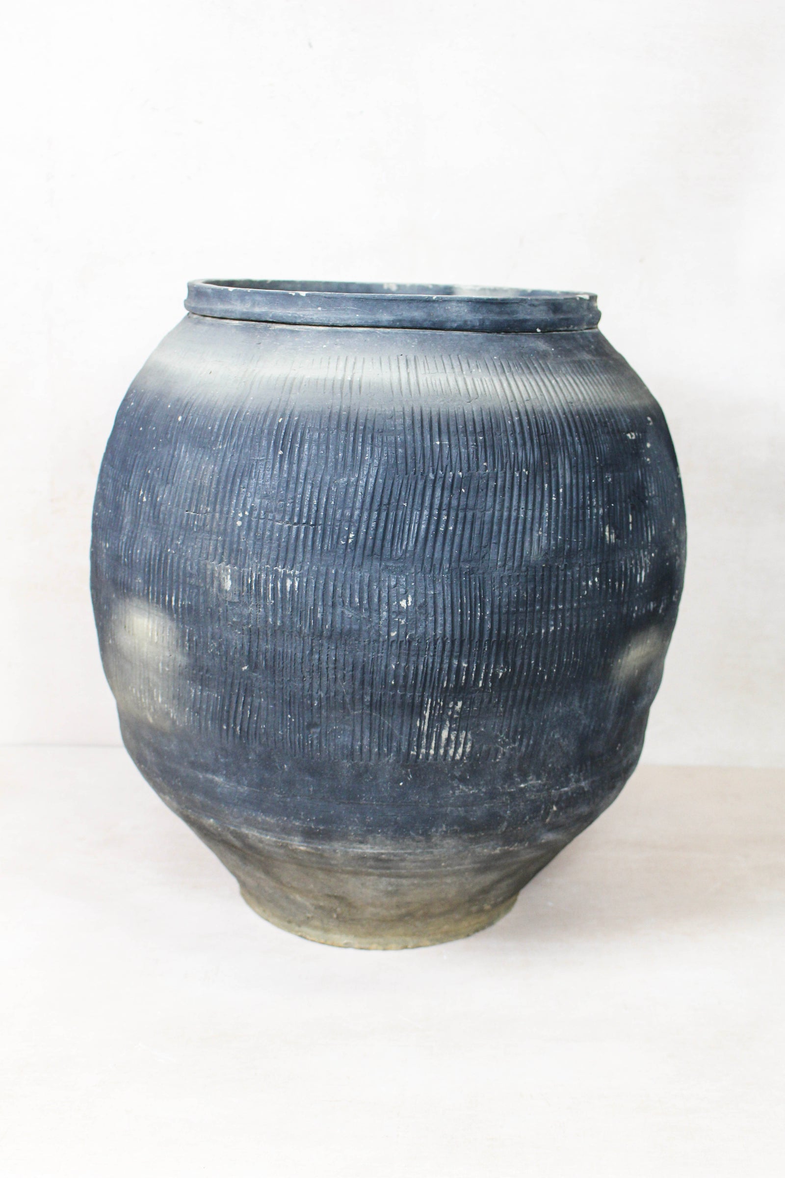 Vintage Textured Grey Pot - VT11