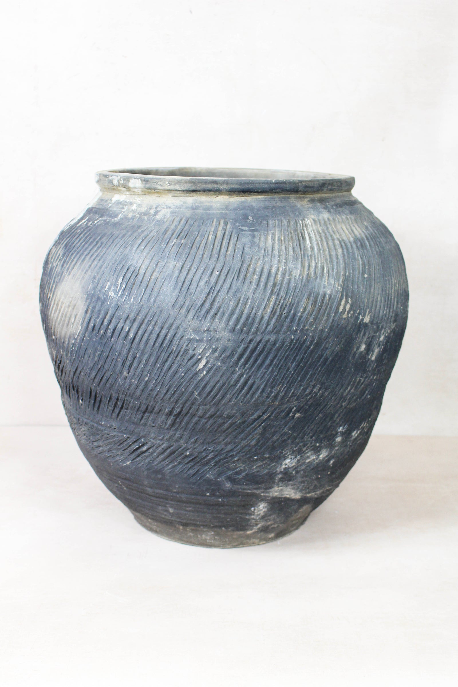 Vintage Textured Grey Pot - VT12
