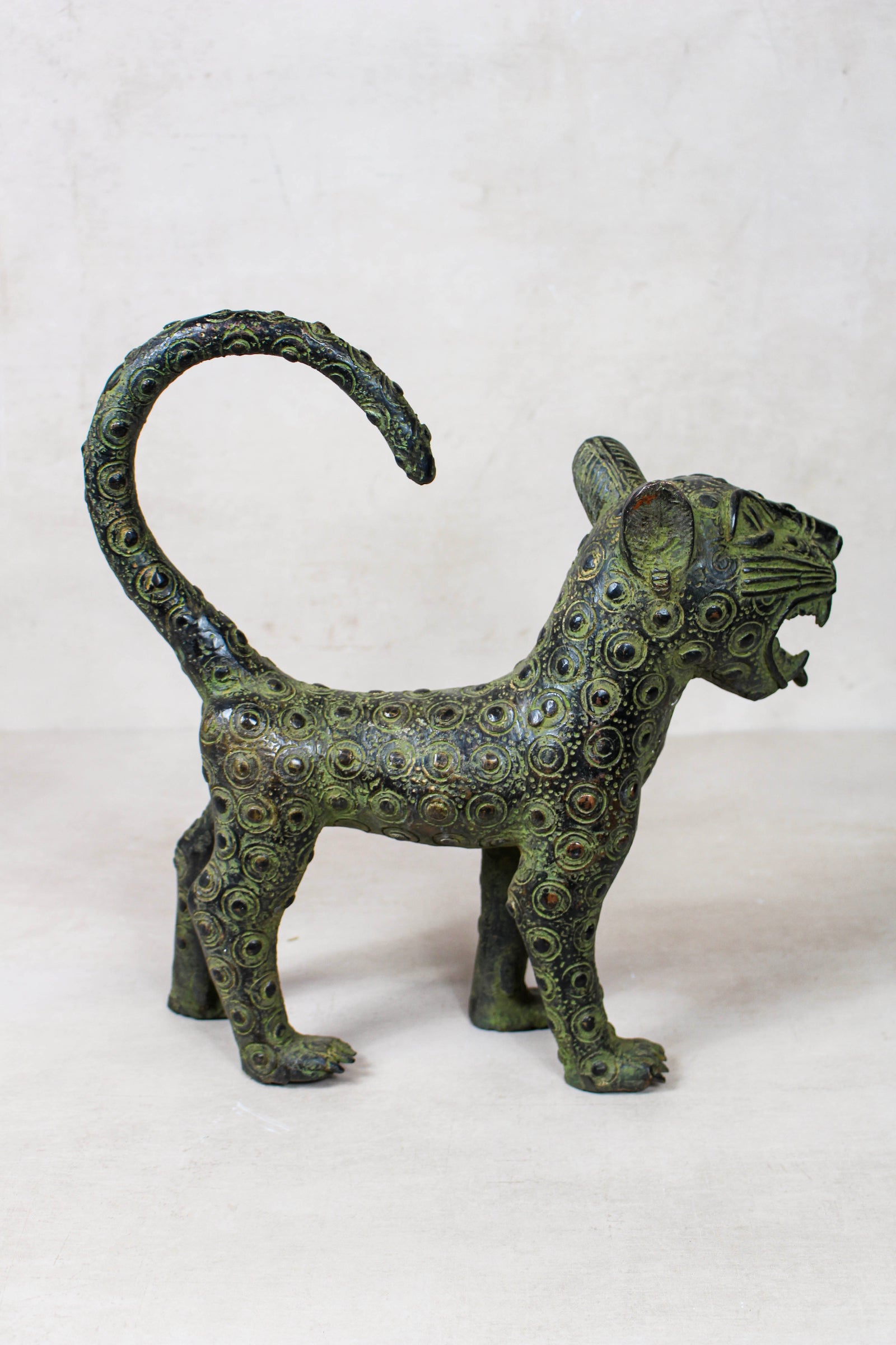Benin Leopard sculpture - Bronze Large 107.1
