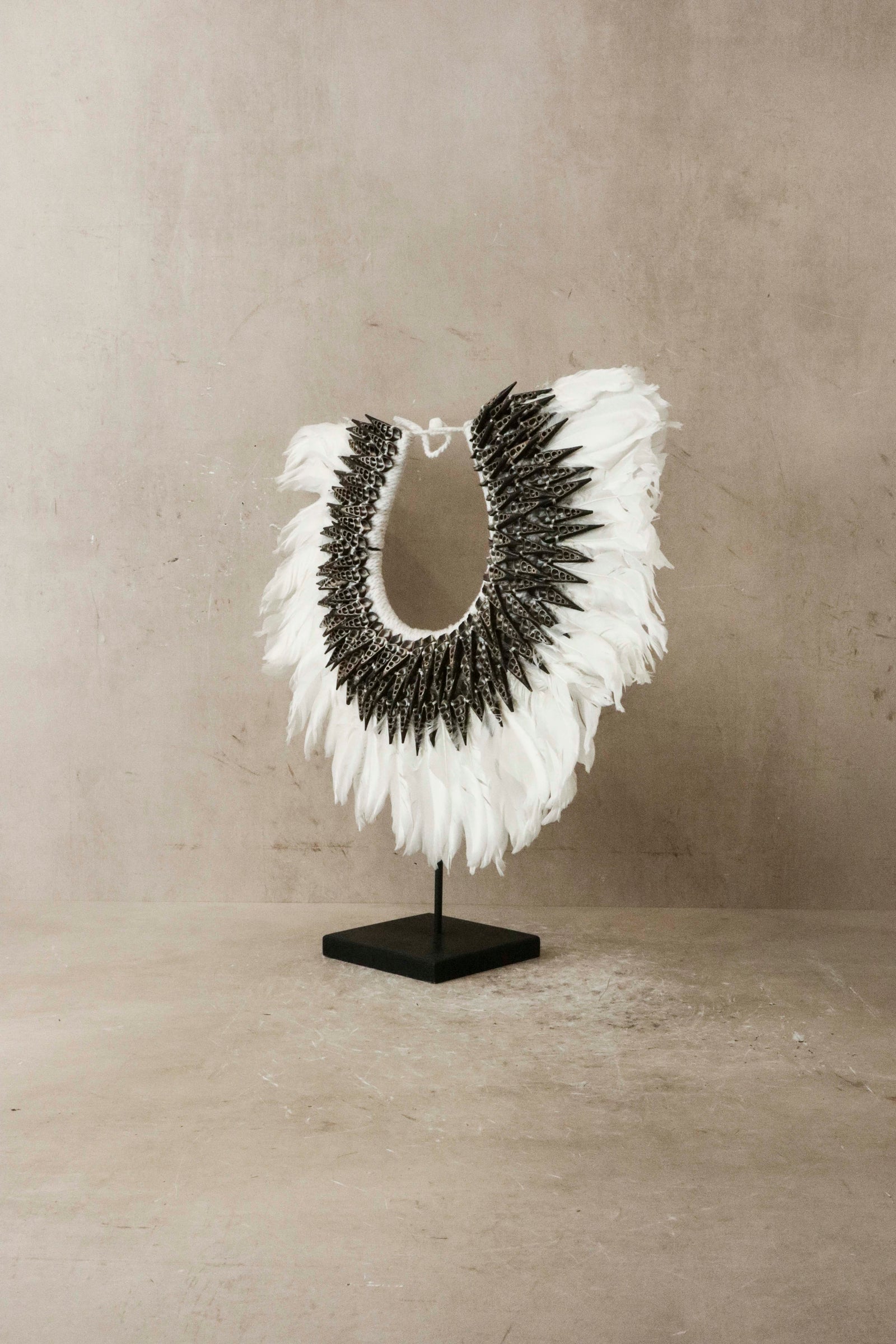 Handmade Feathers and Shell necklace - 22.3