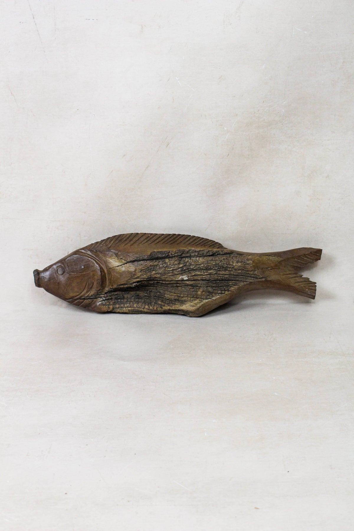 Hand-carved driftwood fish wall sculpture in weathered wood (116.10)