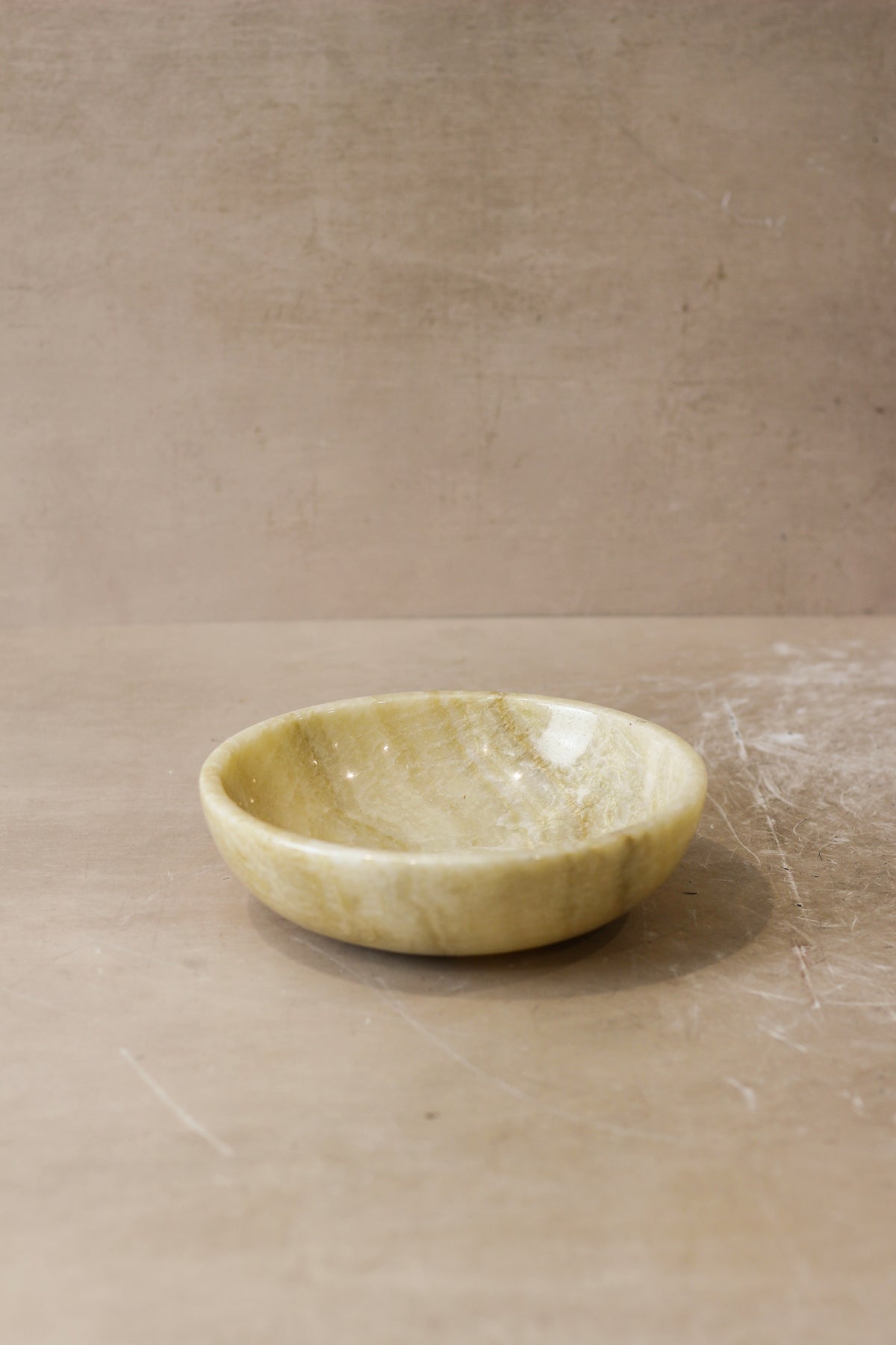 Onyx bowl — detail of the veining
