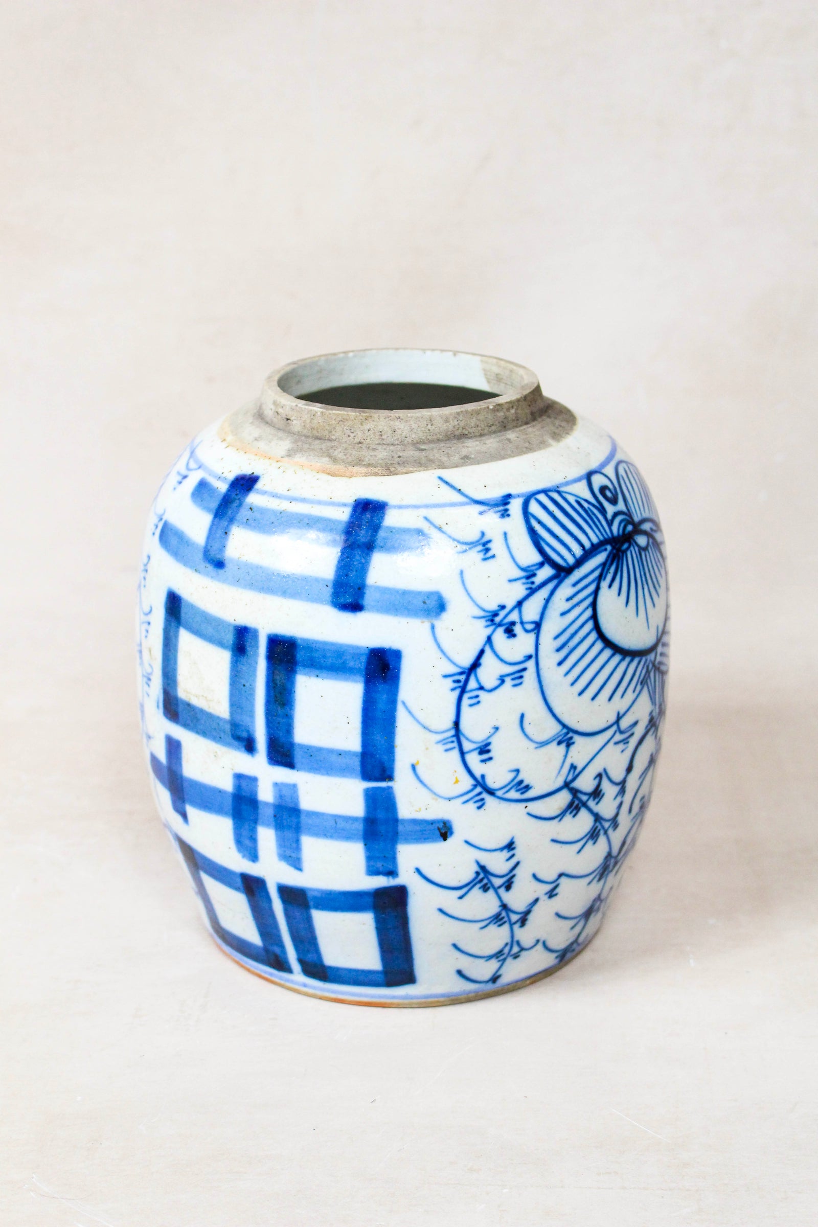 Antique Qing dynasty Chinese blue and white porcelain wedding jar
