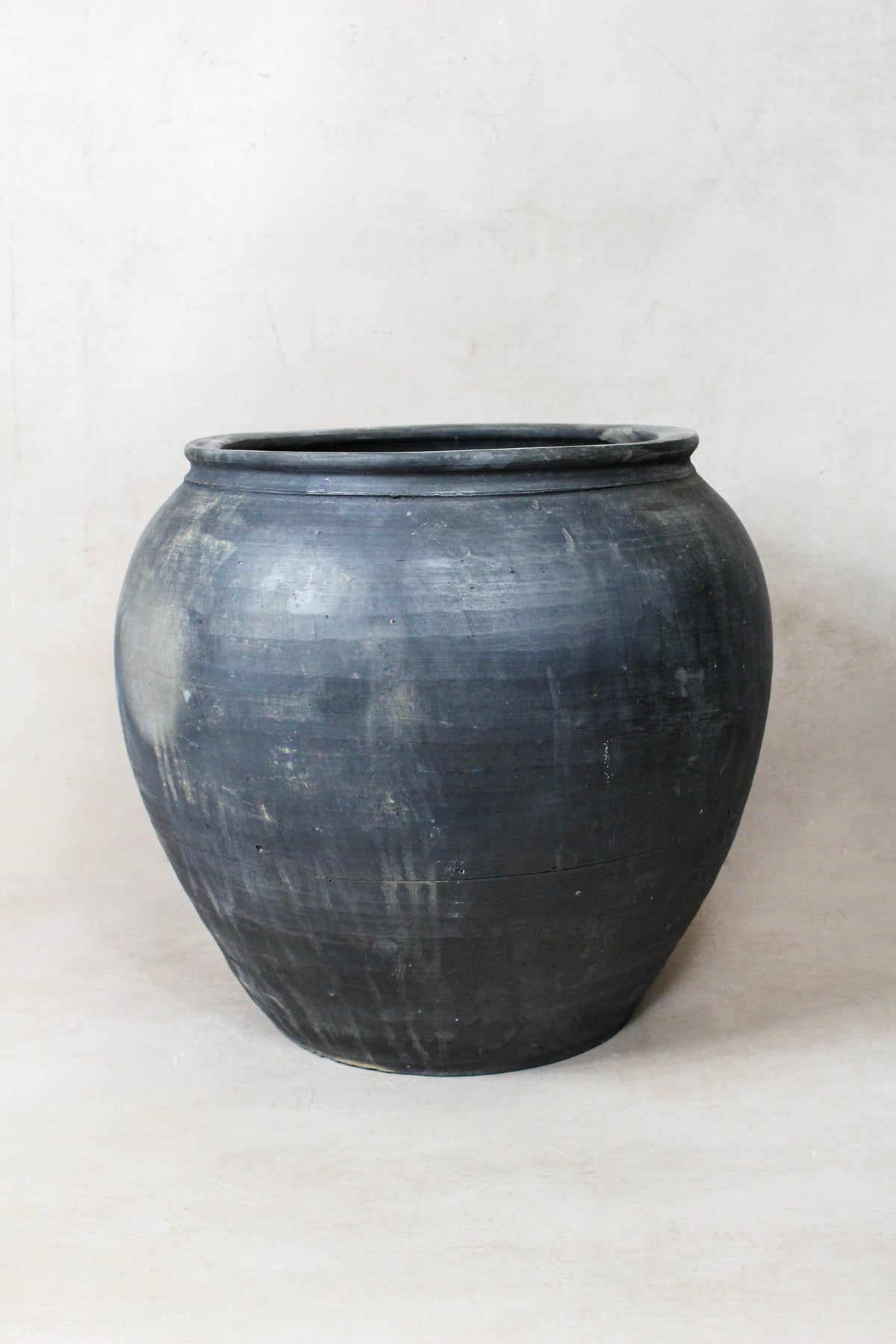 Vintage Dark Grey Pot - 82