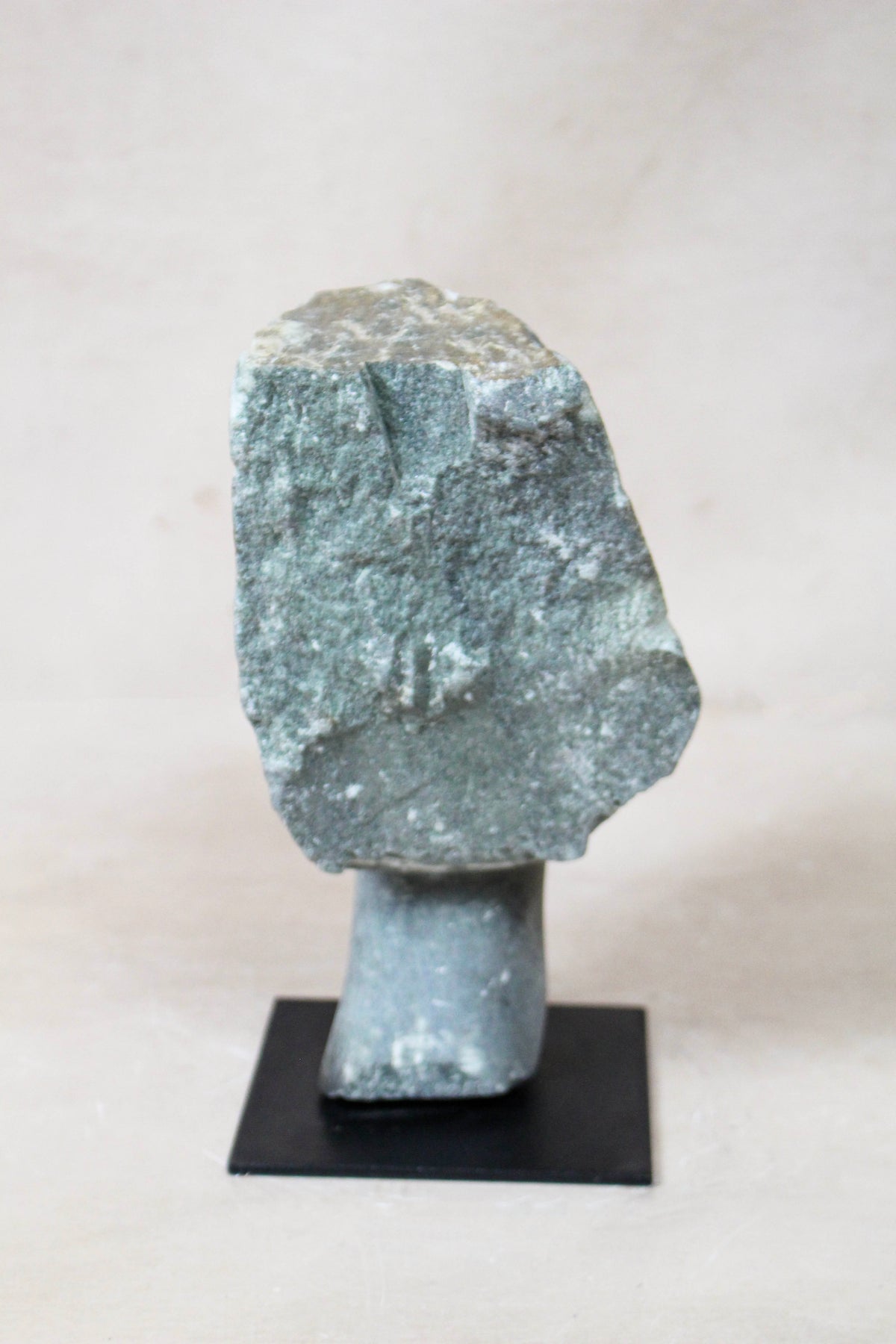 Stone head sculpture by Rizimu Chiwawa Zimbabwe 30.10