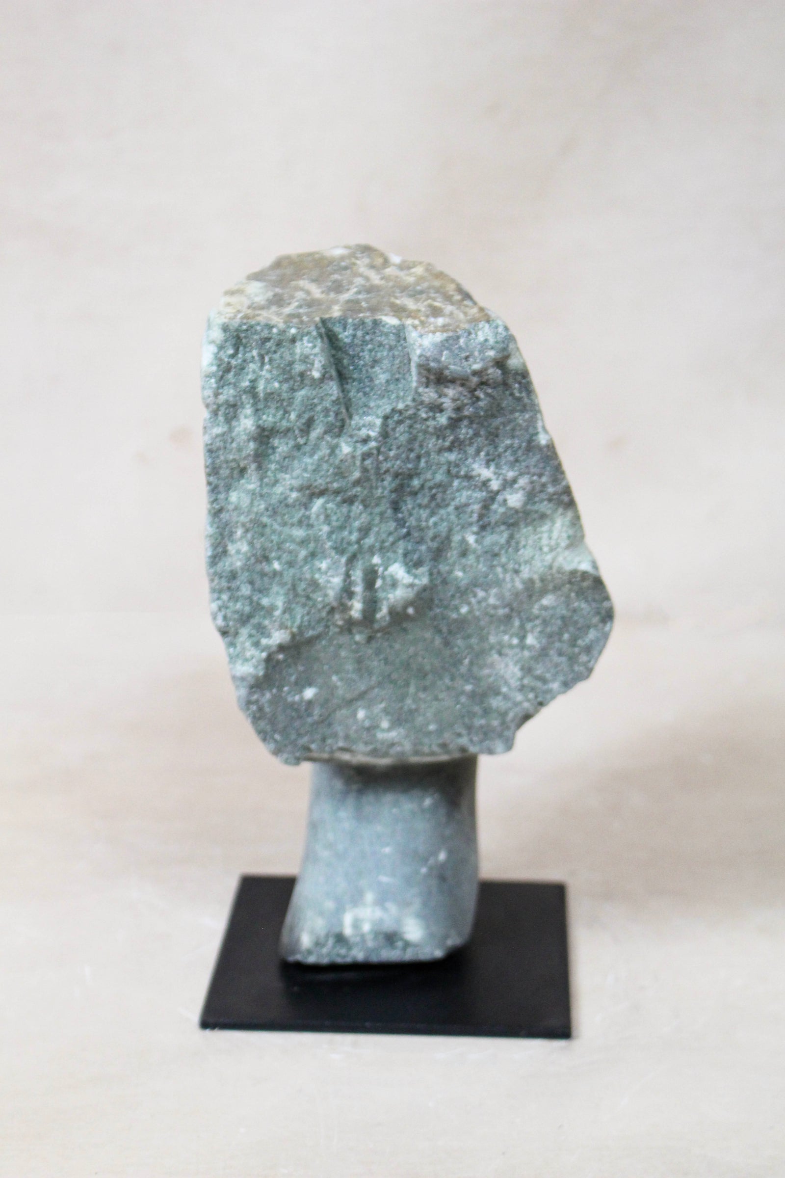 Stone head sculpture by Rizimu Chiwawa Zimbabwe 30.10