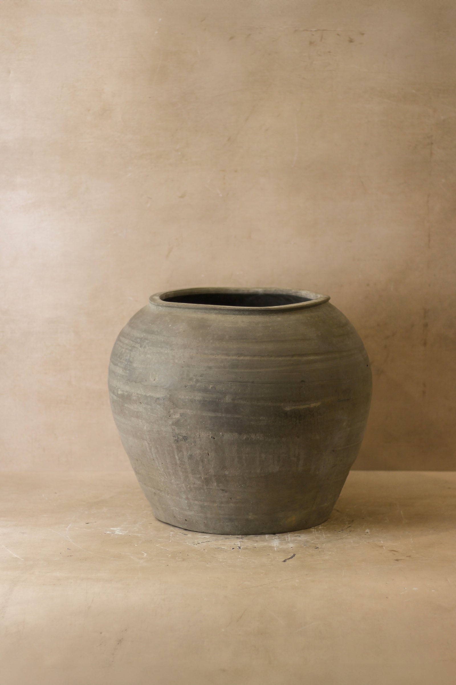 Vintage Dark Pot - No 55