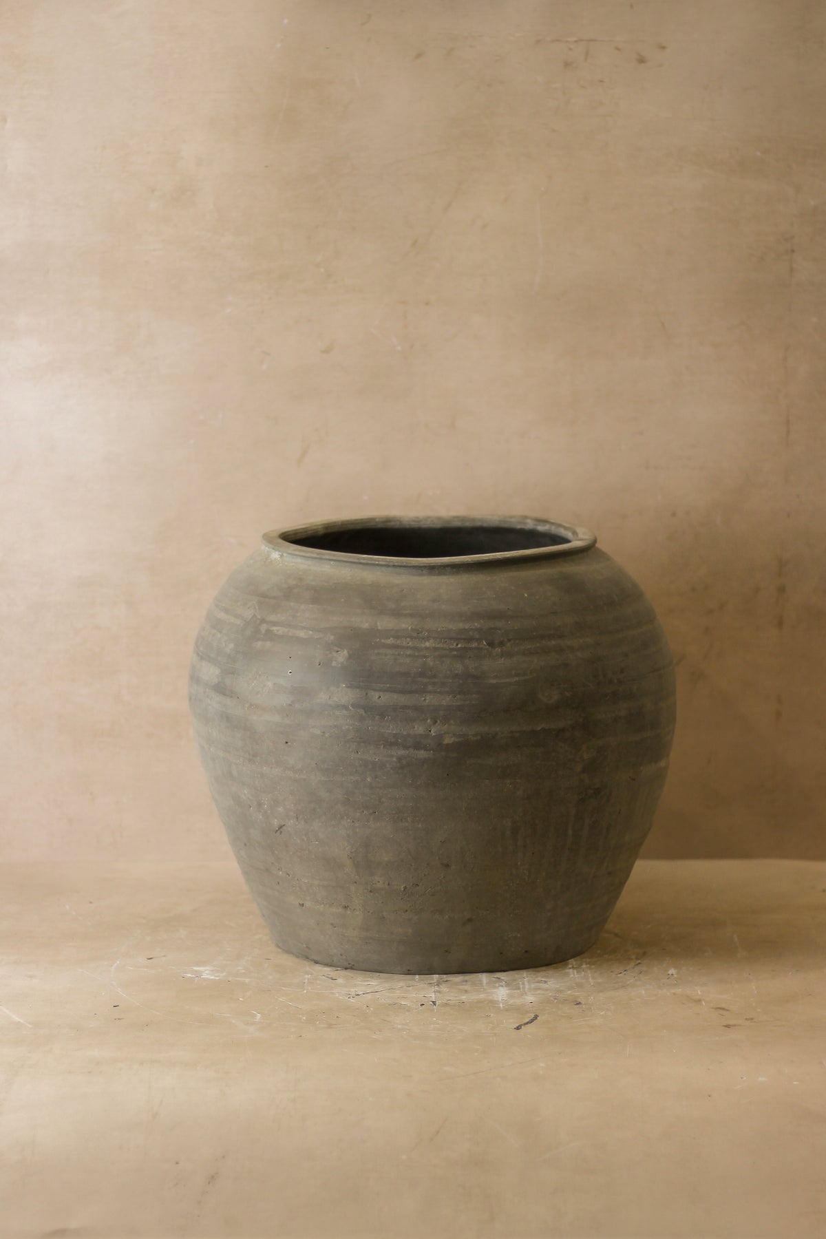 Vintage Dark Pot - No 55