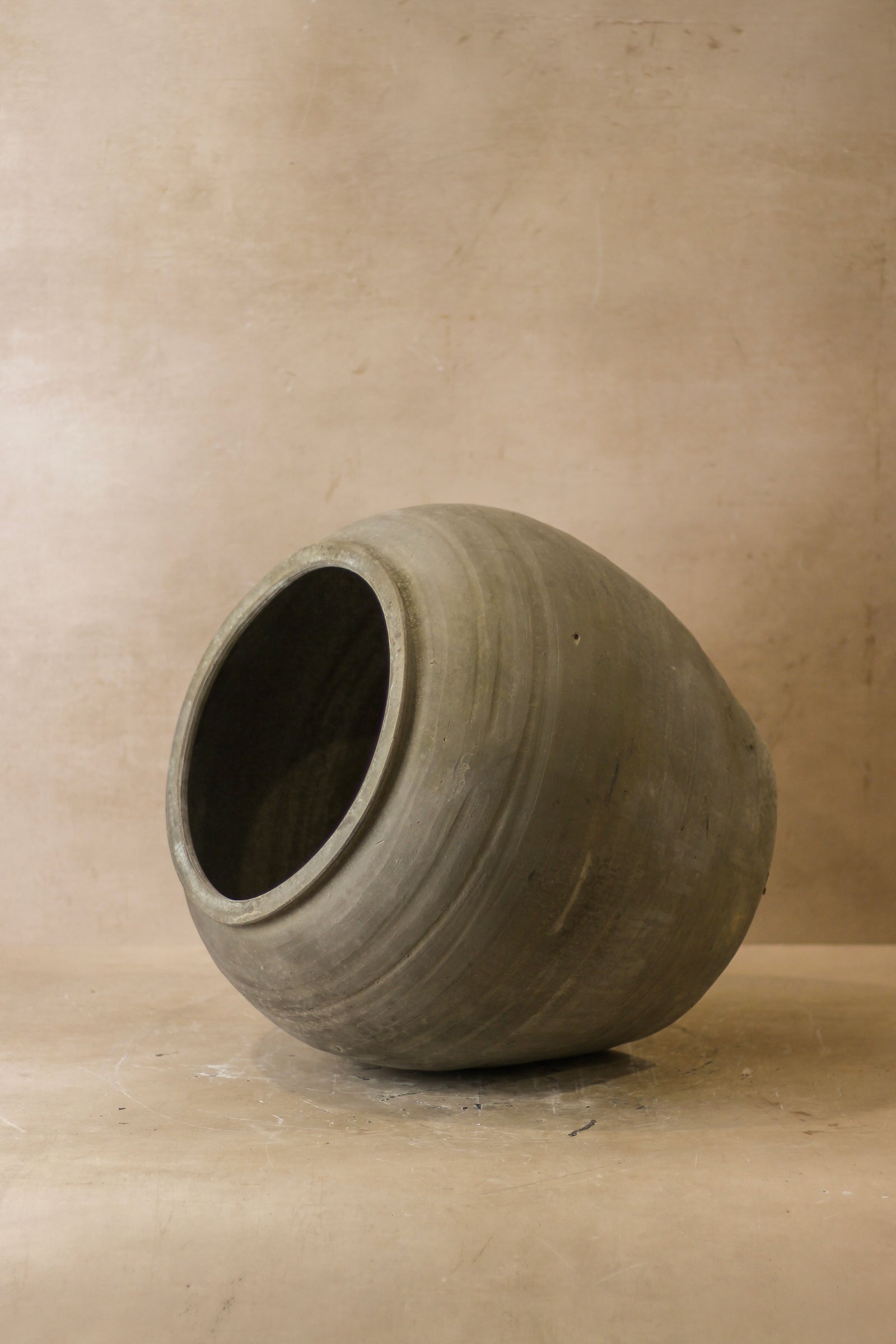 Vintage Dark Pot - No 55