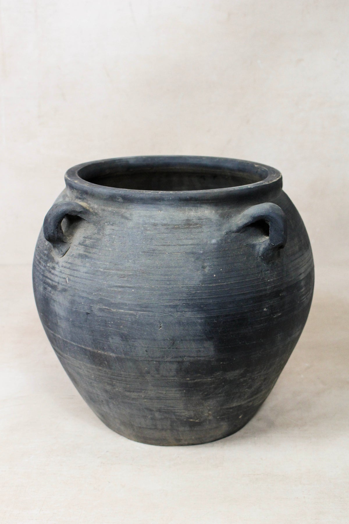 Vintage Dark pot with ears - E4.35