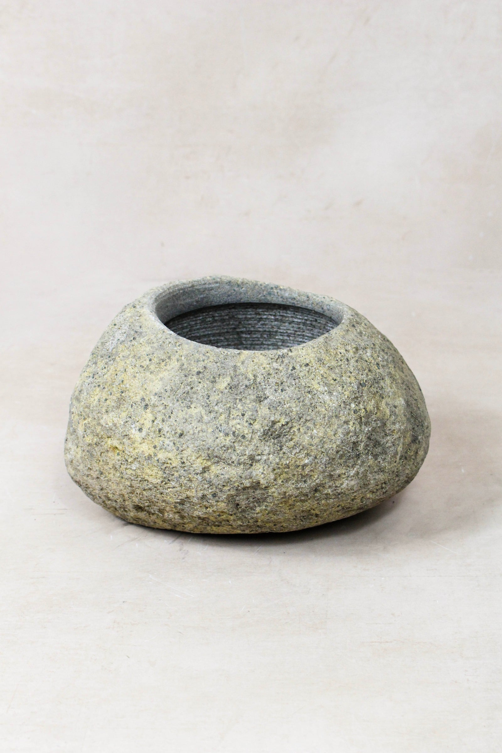 River Stone Planter Pot 22.1