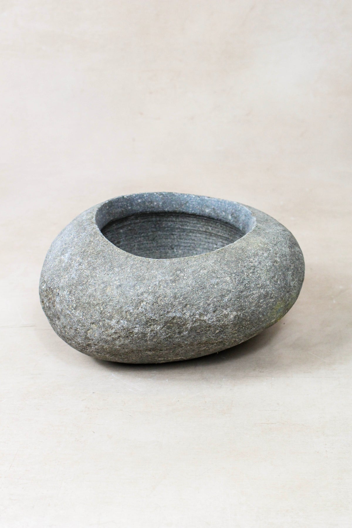 River Stone Planter Pot 22.2