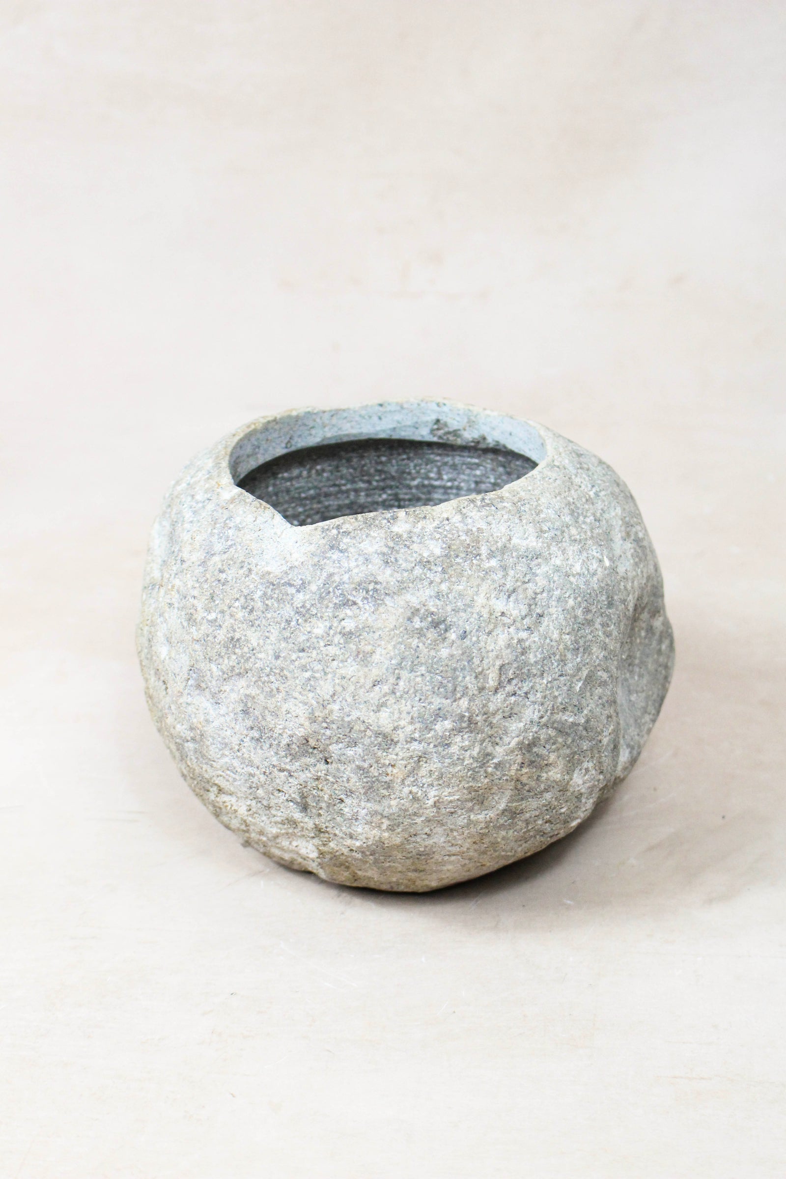River Stone Planter Pot 22.3