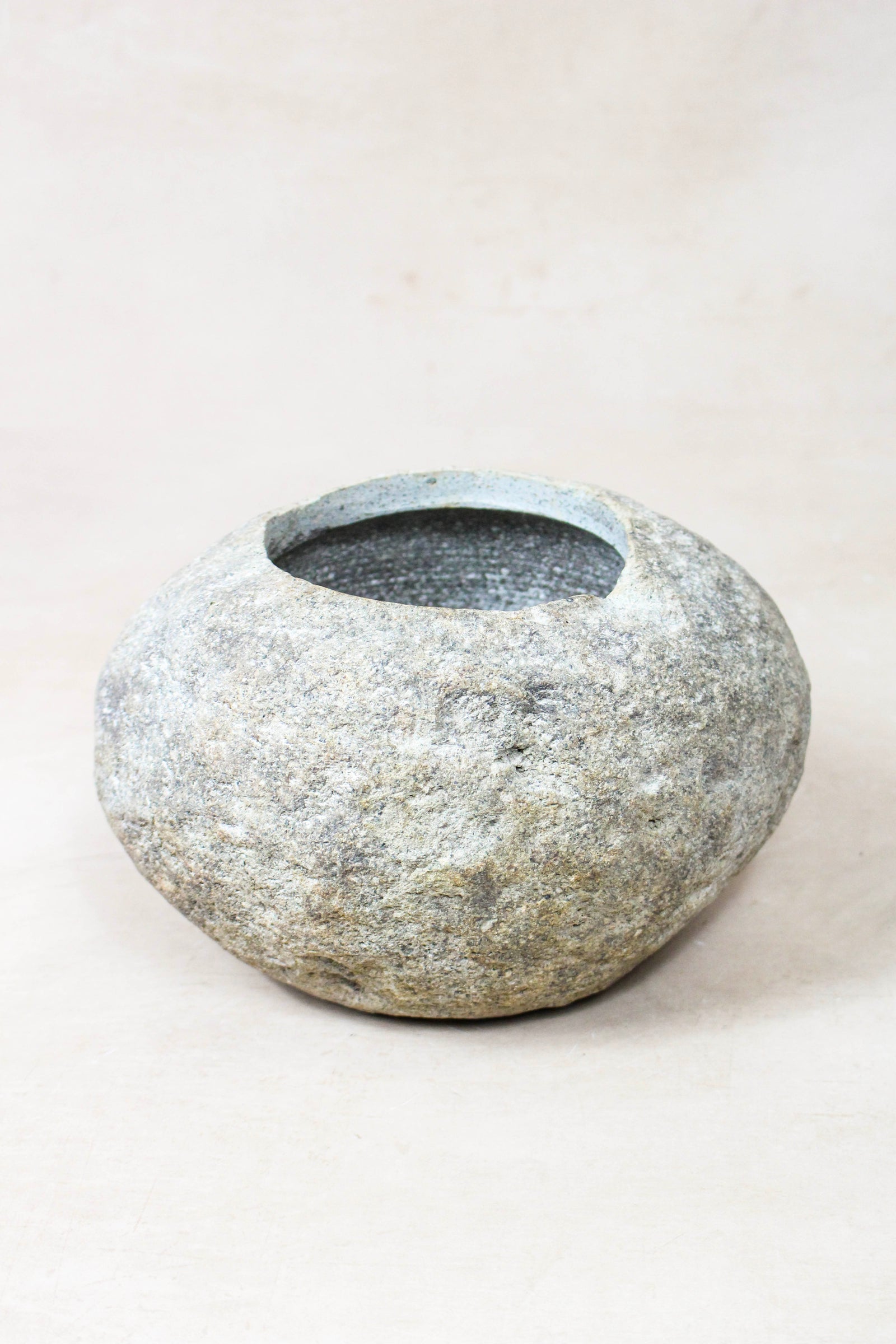River Stone Planter Pot 22.3