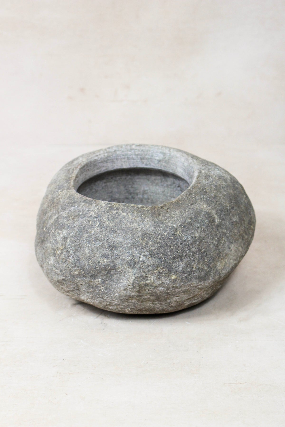 River Stone Planter Pot 22.4
