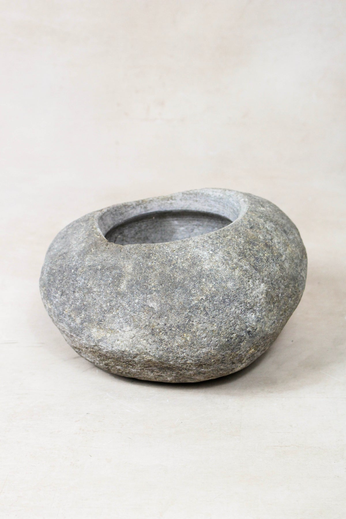 River Stone Planter Pot 22.4