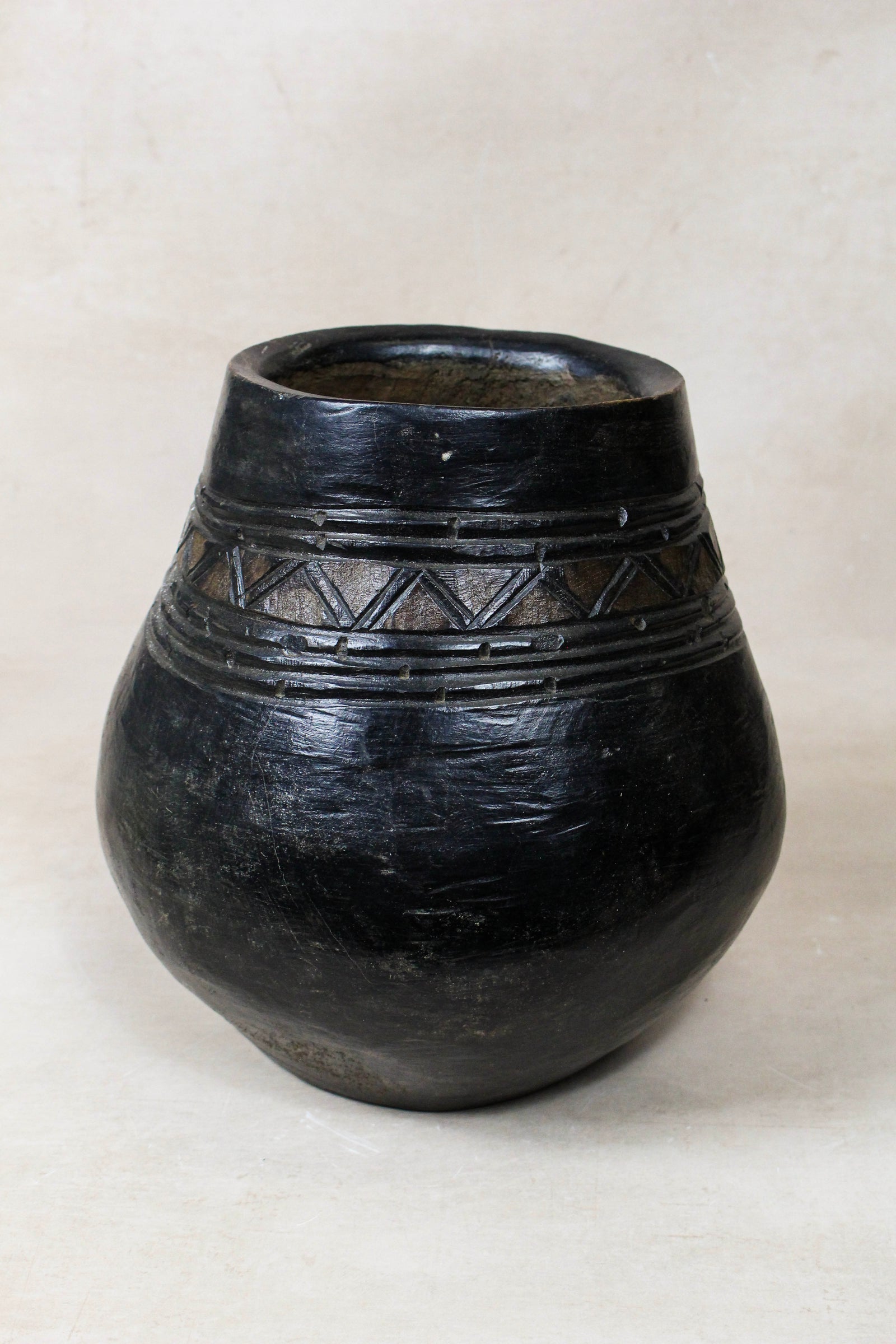 Hand Carved Lozi Wood Pot - 17.1