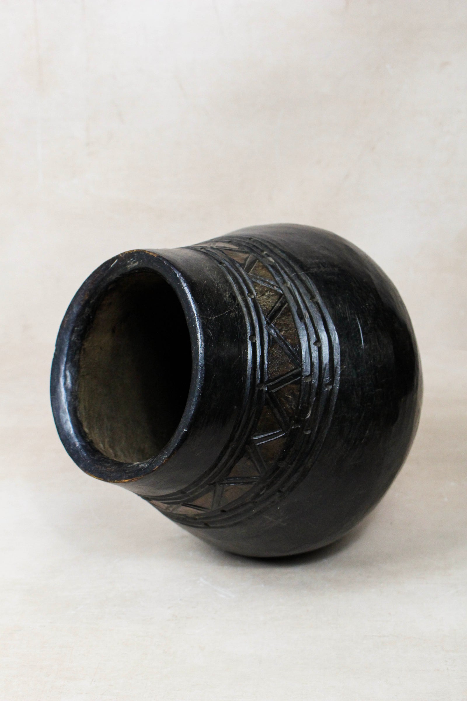 Hand Carved Lozi Wood Pot - 17.1