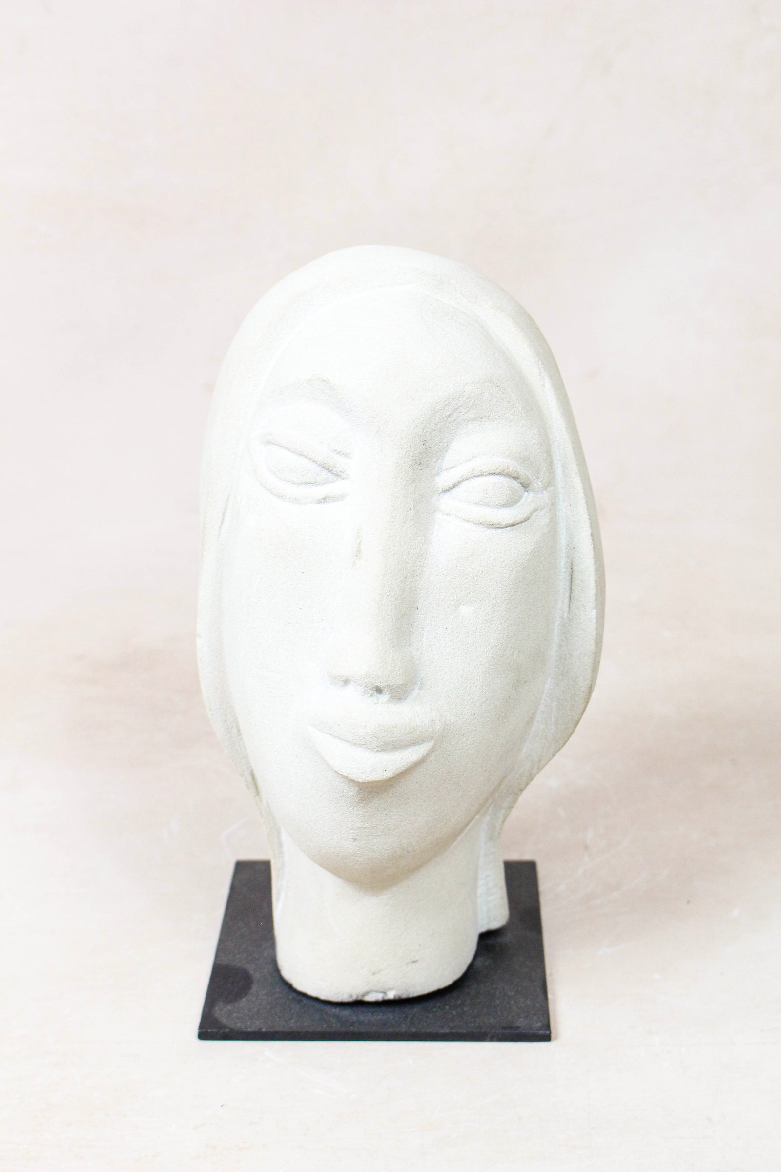 Stone head sculpture by Rizimu Chiwawa Zimbabwe 57.1