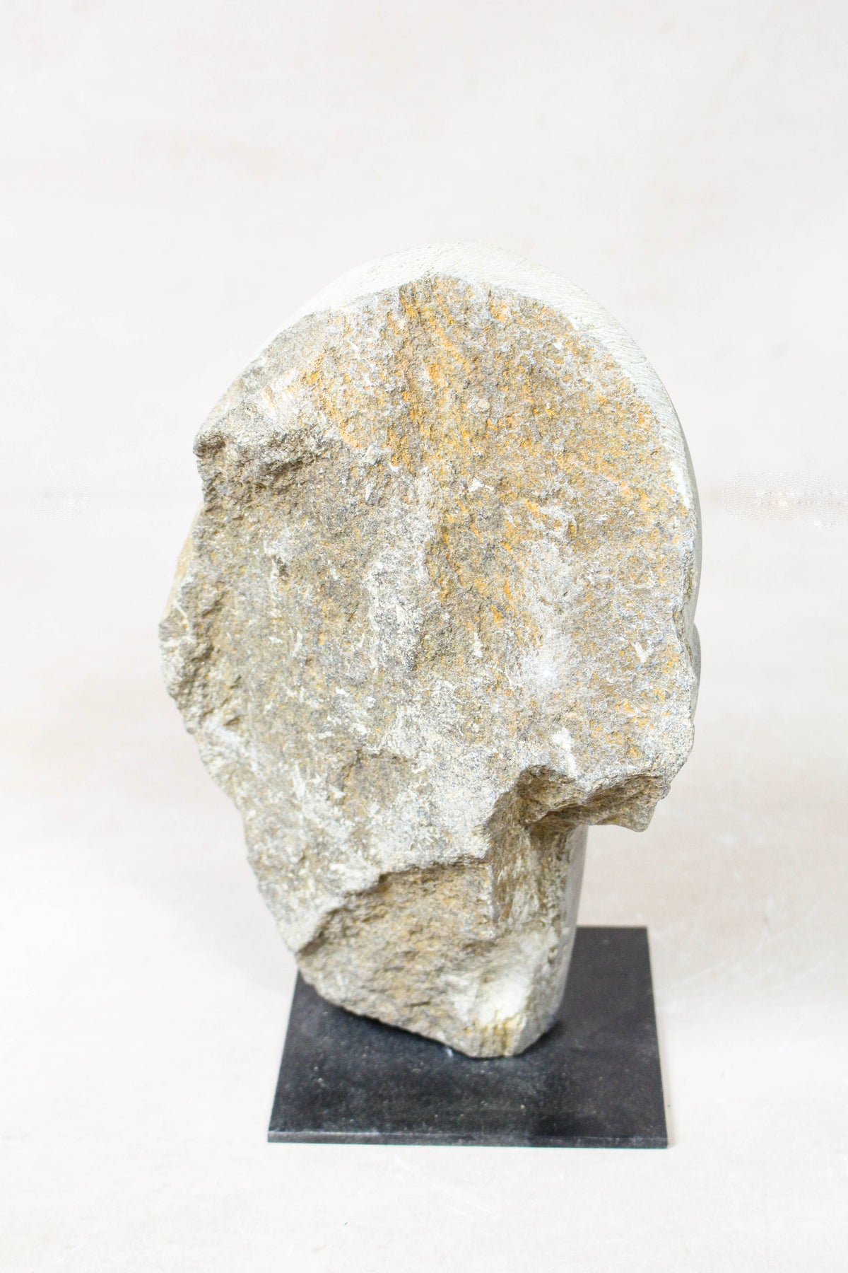 Stone head sculpture by Rizimu Chiwawa Zimbabwe 3003