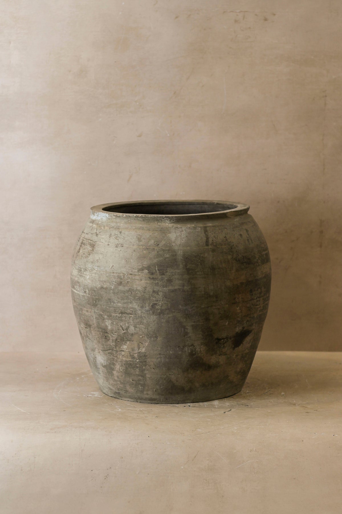 Vintage Dark Pot - No 59