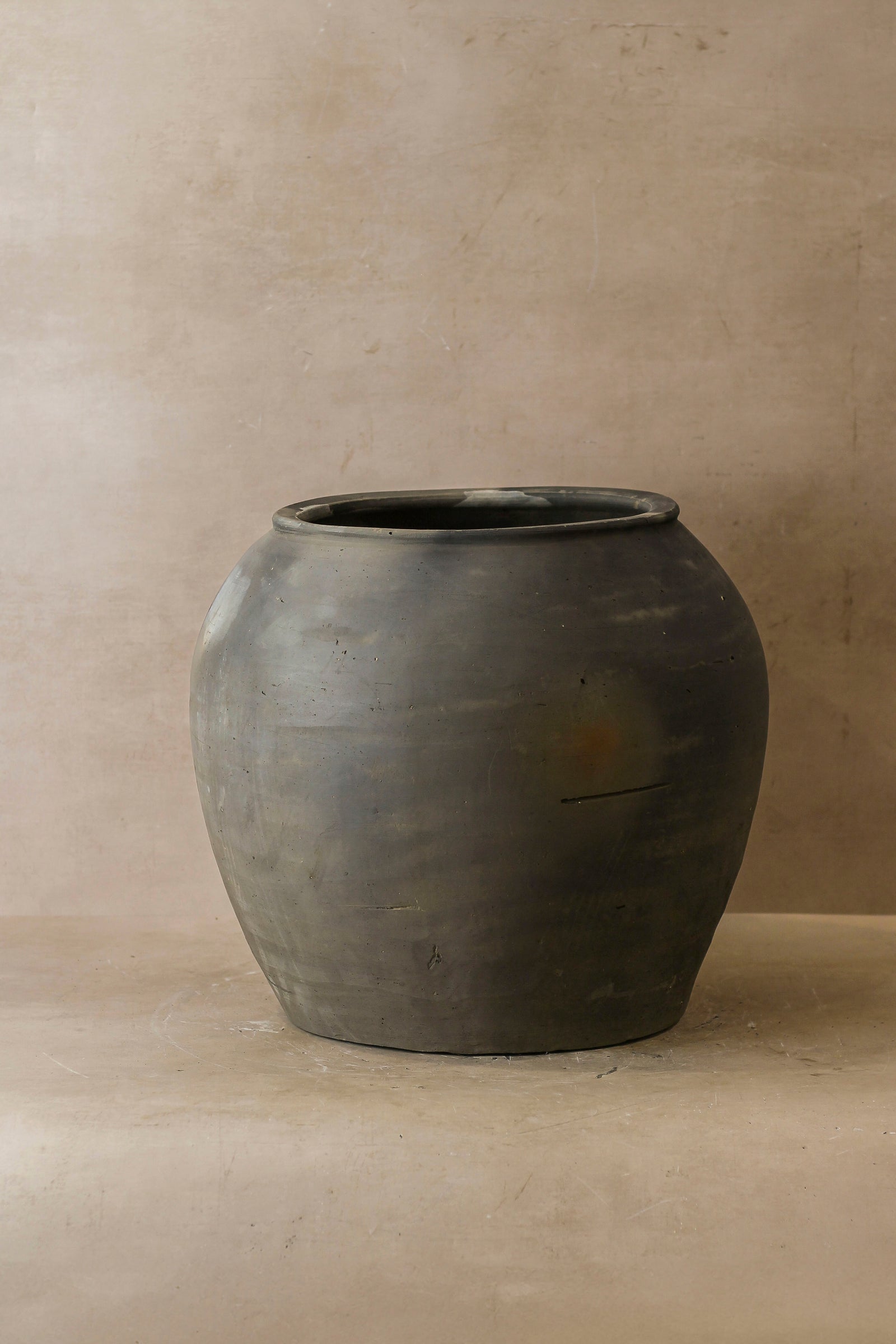 Vintage Dark Pot - No 60