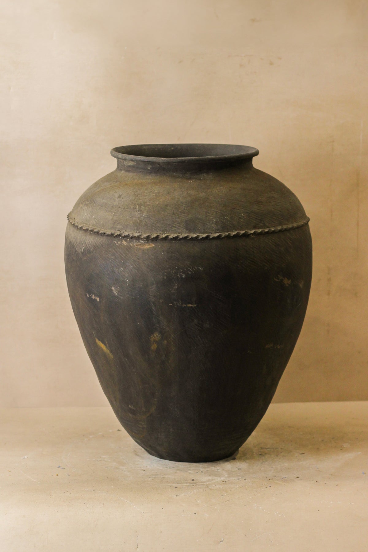 Vintage Black Asian Pots - VB04